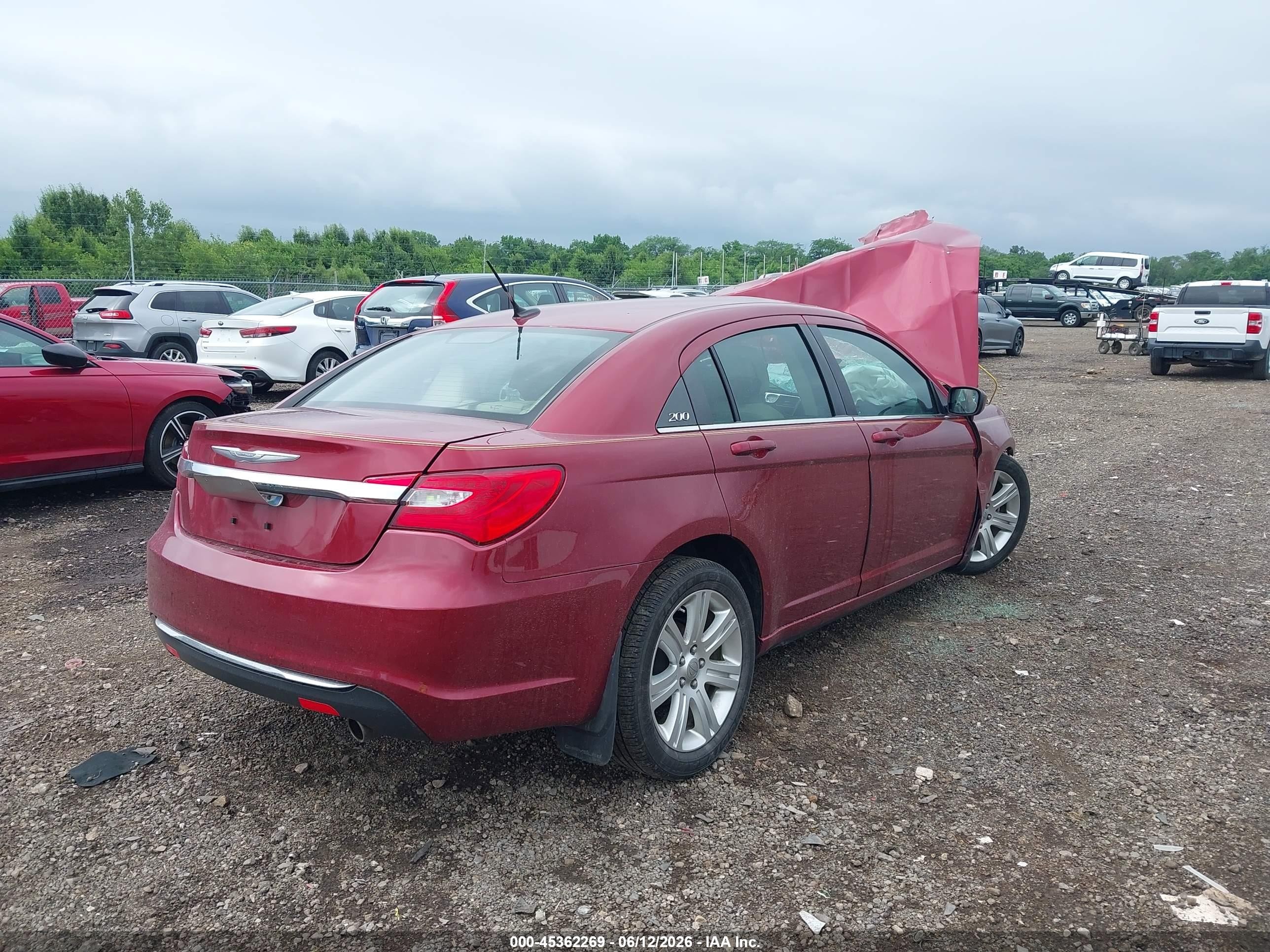 2014 Chrysler 200 Touring Burgundy vin: 1C3CCBBB9EN107514