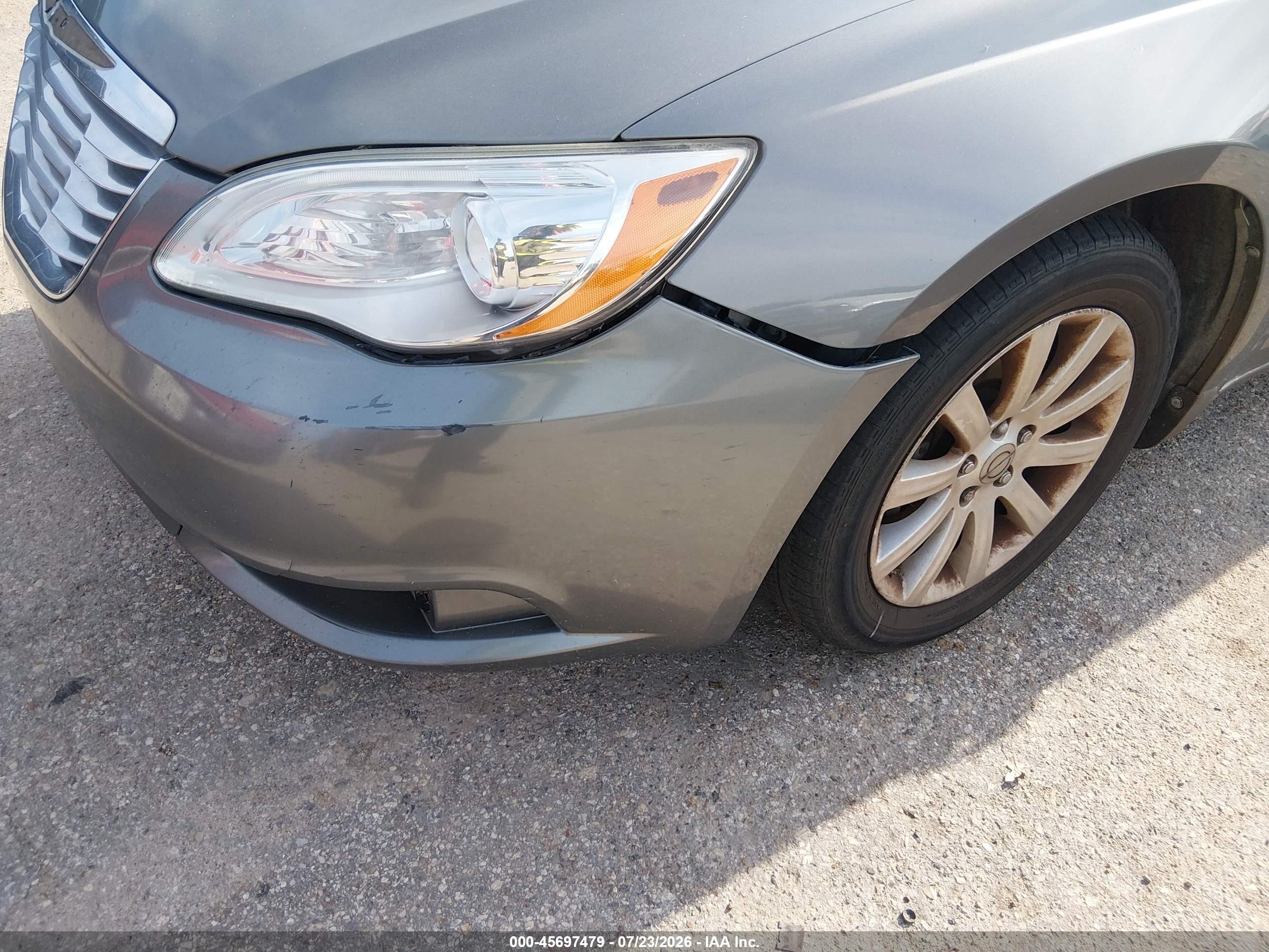 2013 Chrysler 200 Touring Gray vin: 1C3CCBBBXDN589800