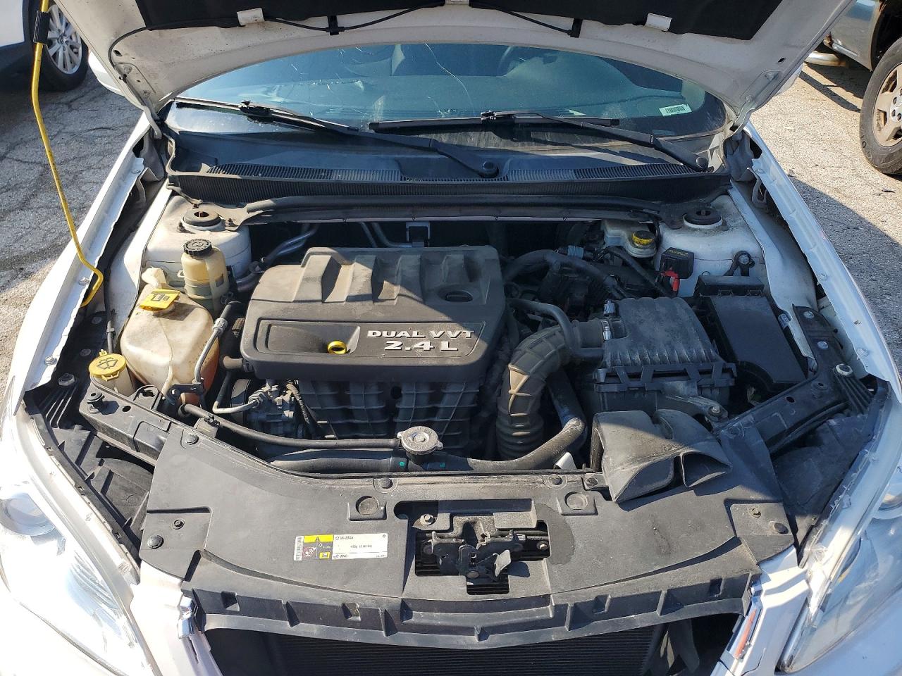 2013 Chrysler 200 Touring White vin: 1C3CCBBBXDN763879