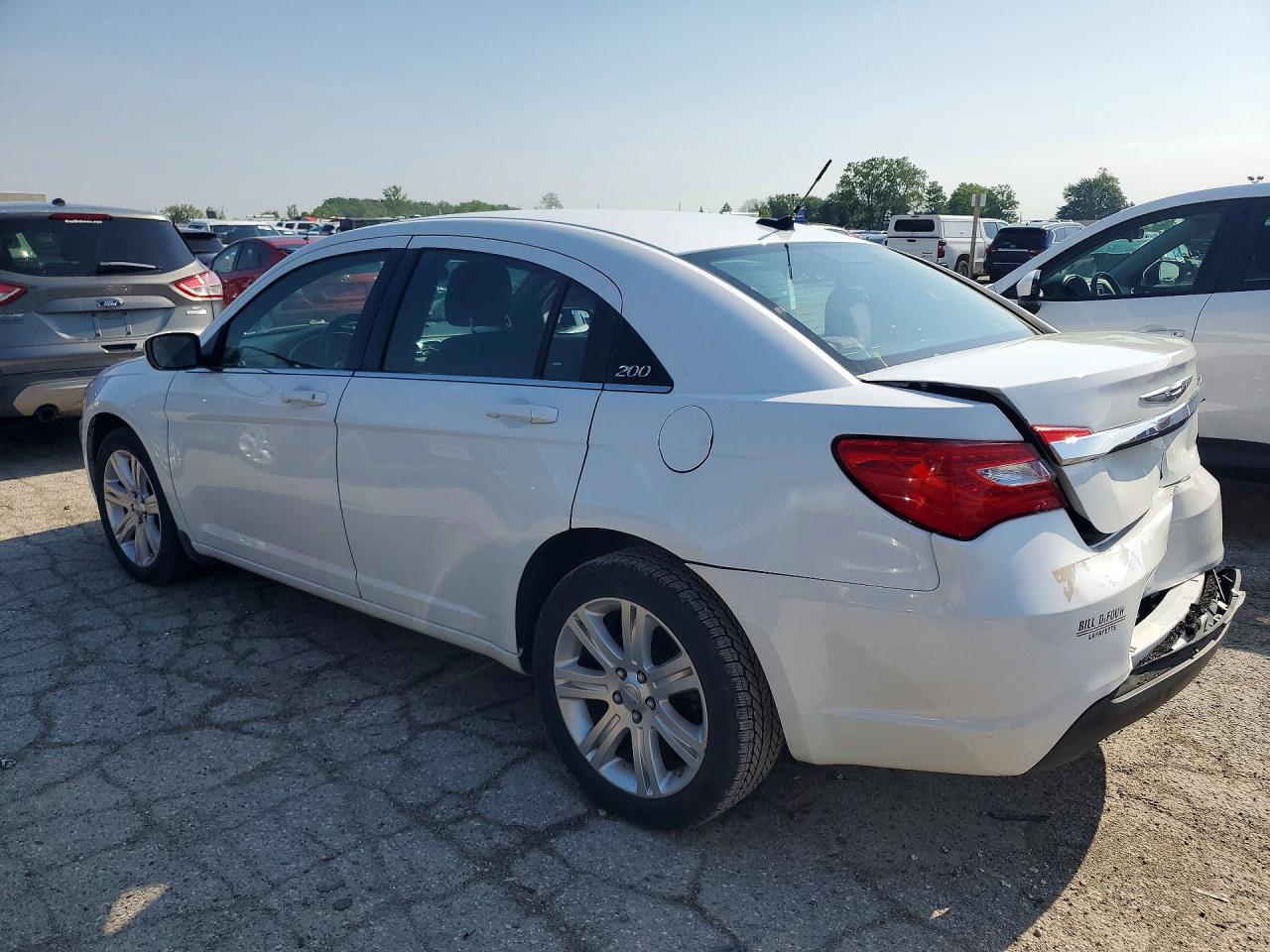 2013 Chrysler 200 Touring White vin: 1C3CCBBBXDN763879