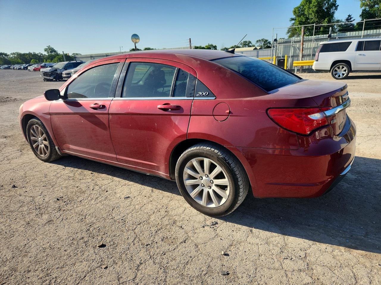 2013 Chrysler 200 Touring Burgundy vin: 1C3CCBBG0DN528306
