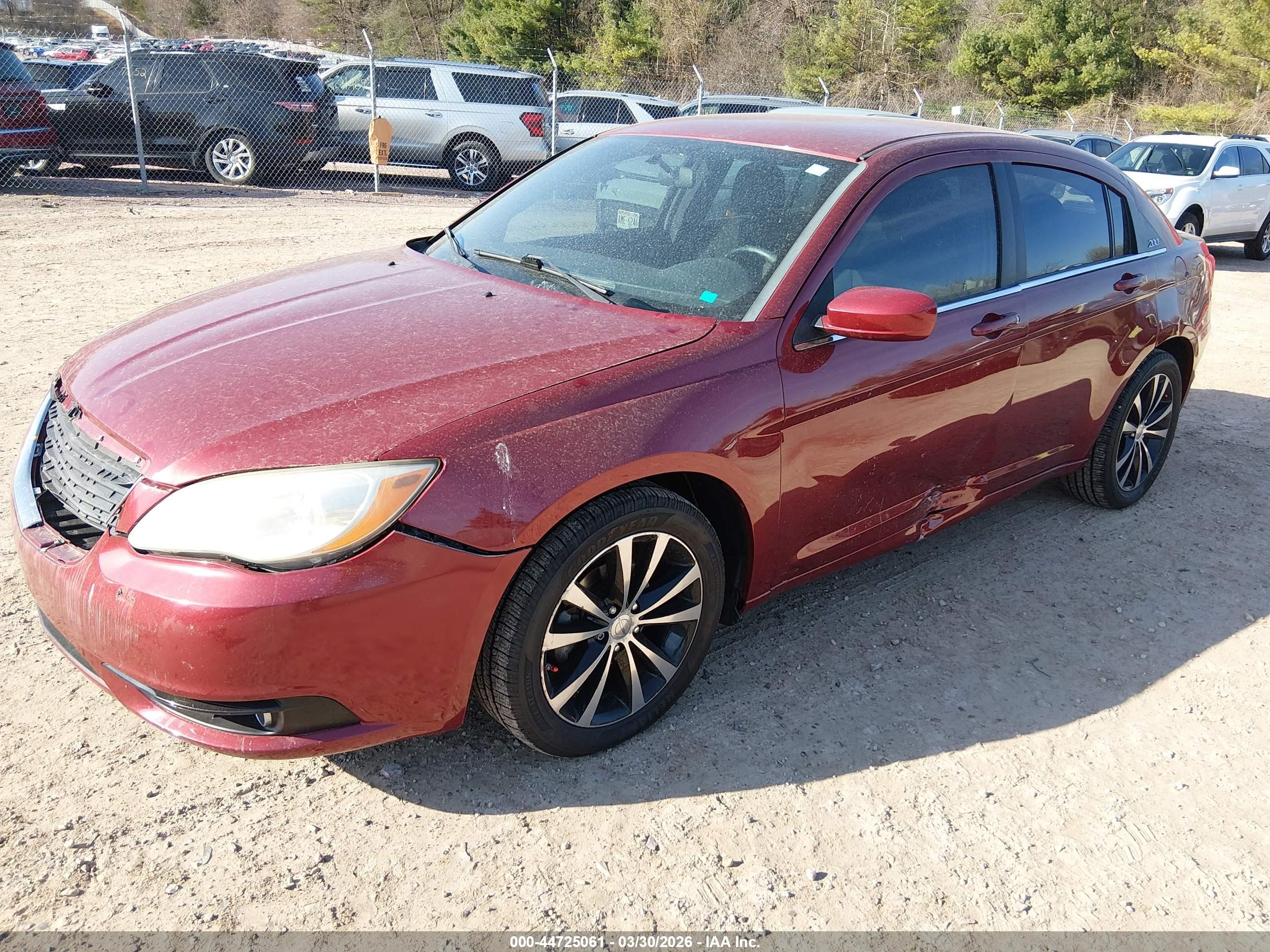 2013 Chrysler 200 Touring Maroon vin: 1C3CCBBG0DN728389