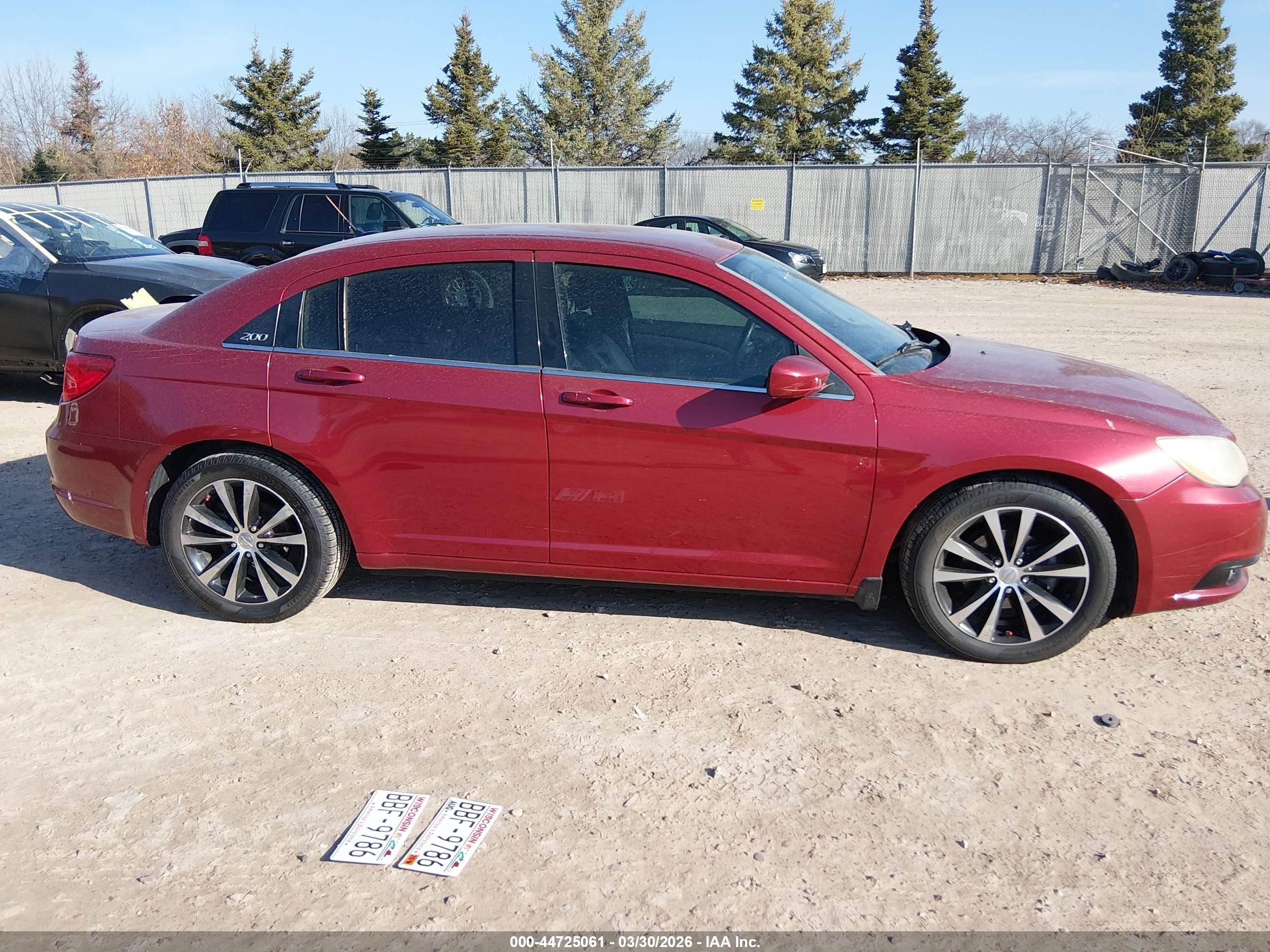 2013 Chrysler 200 Touring Maroon vin: 1C3CCBBG0DN728389