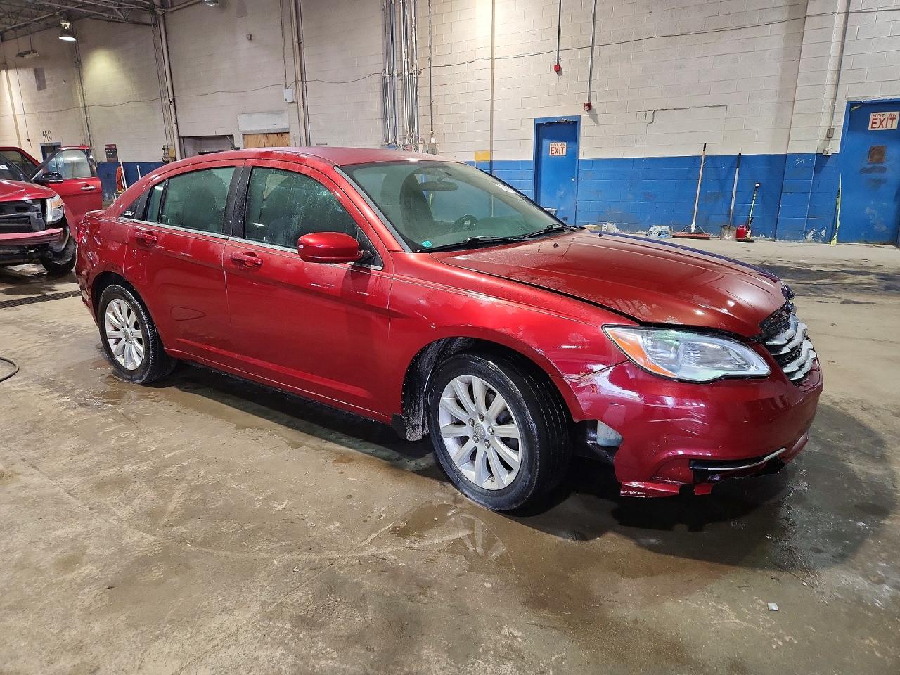 2014 Chrysler 200 Touring Red vin: 1C3CCBBG0EN115075
