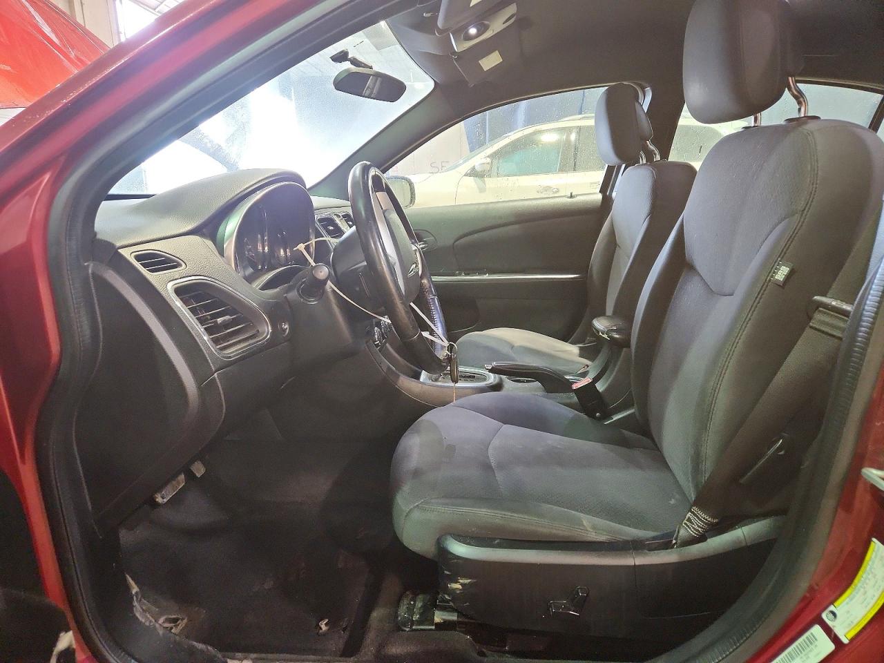 2014 Chrysler 200 Touring Red vin: 1C3CCBBG0EN115075