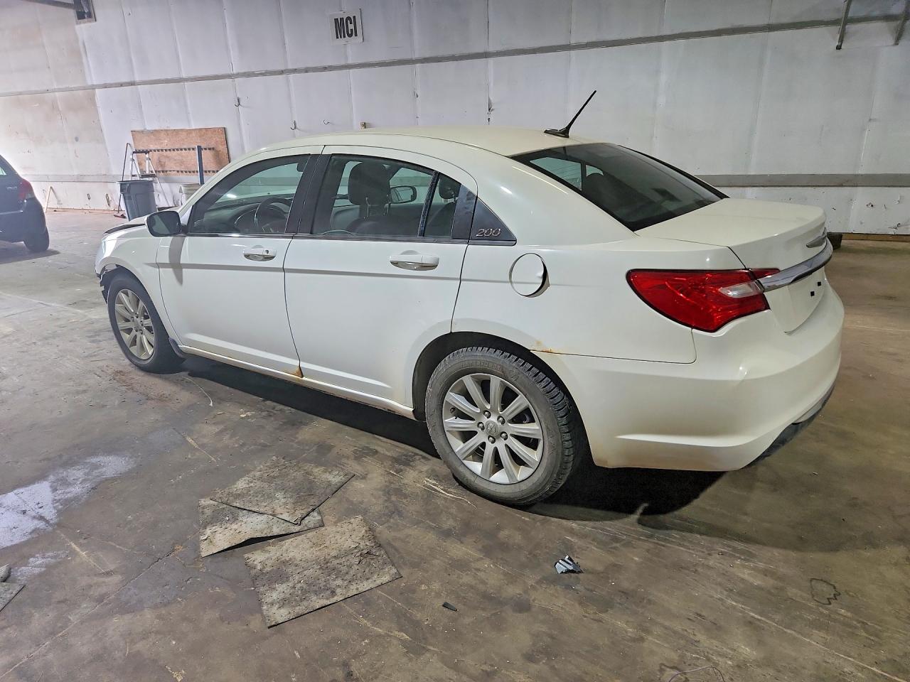 2012 Chrysler 200 Touring White vin: 1C3CCBBG1CN299388