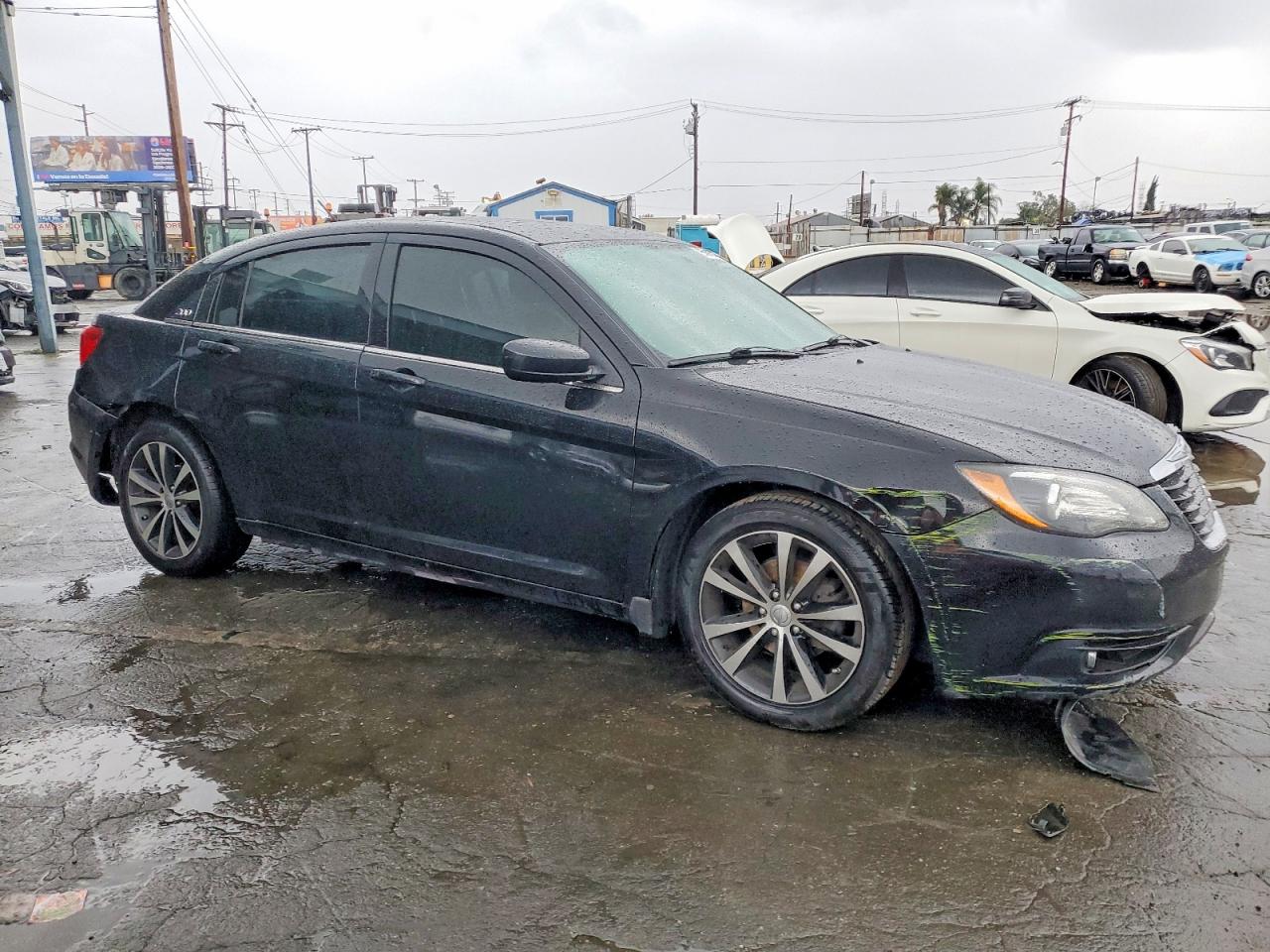 2014 Chrysler 200 Touring Черный vin: 1C3CCBBG1EN132032