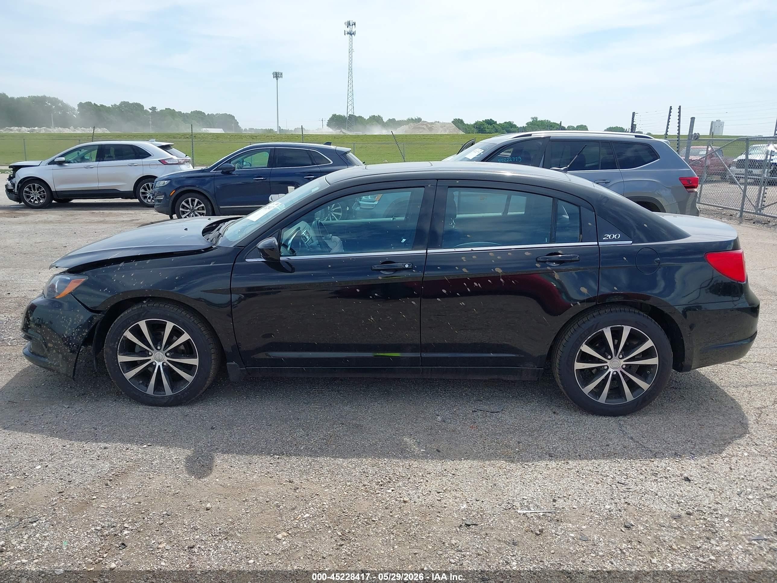2014 Chrysler 200 Touring Черный vin: 1C3CCBBG1EN159540