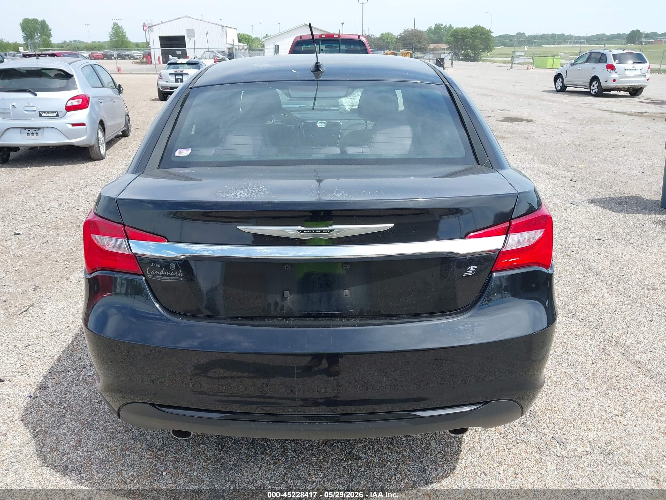 2014 Chrysler 200 Touring Черный vin: 1C3CCBBG1EN159540