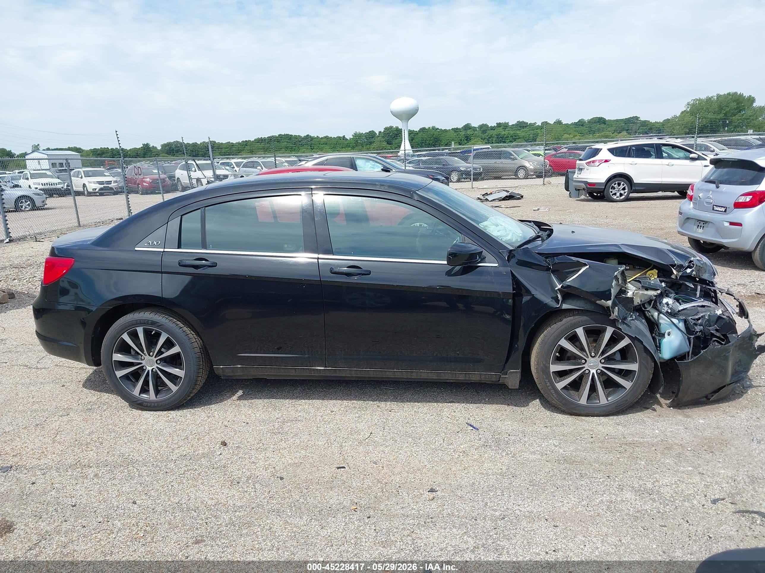 2014 Chrysler 200 Touring Черный vin: 1C3CCBBG1EN159540