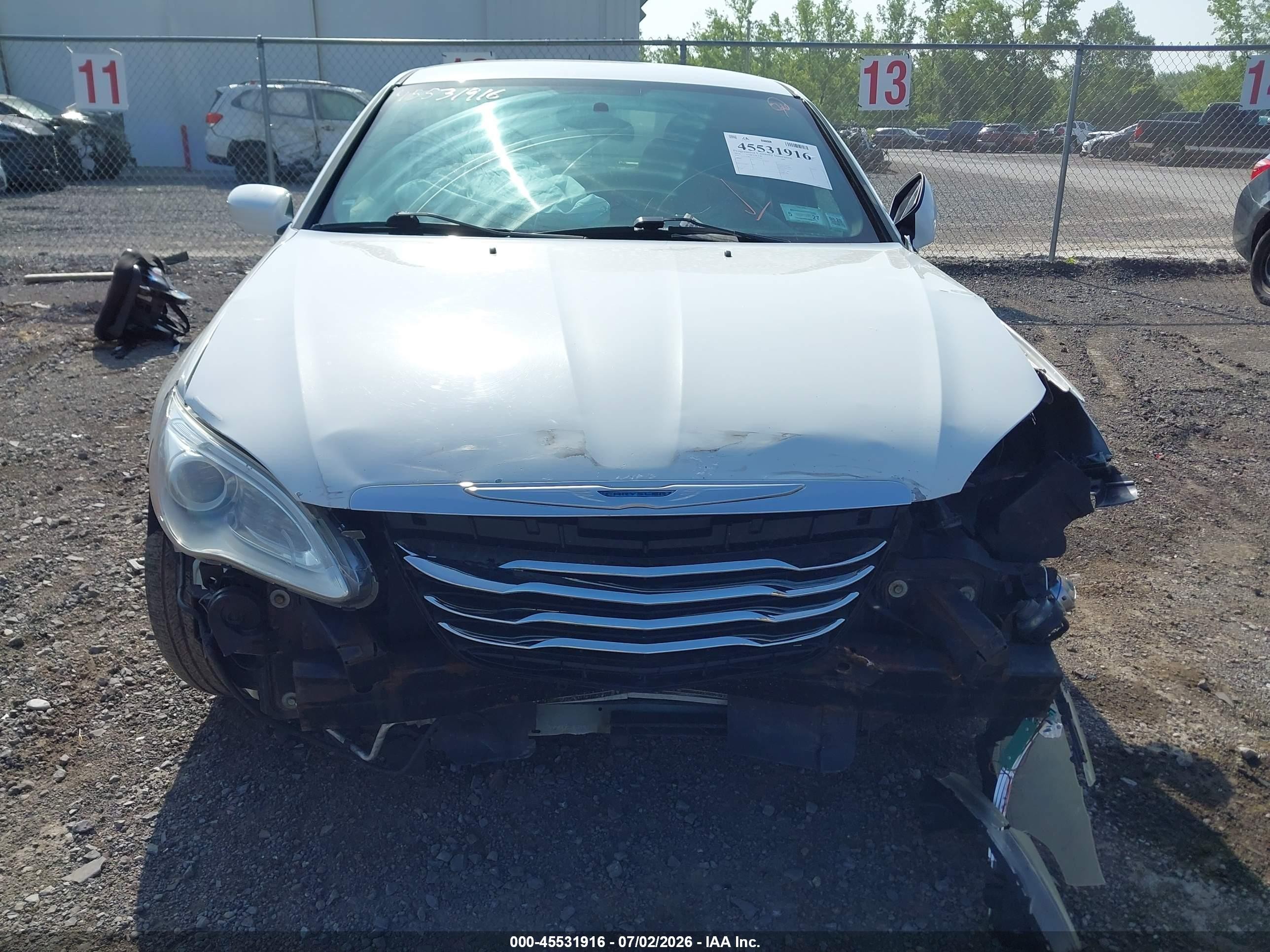 2014 Chrysler 200 Touring White vin: 1C3CCBBG2EN106569