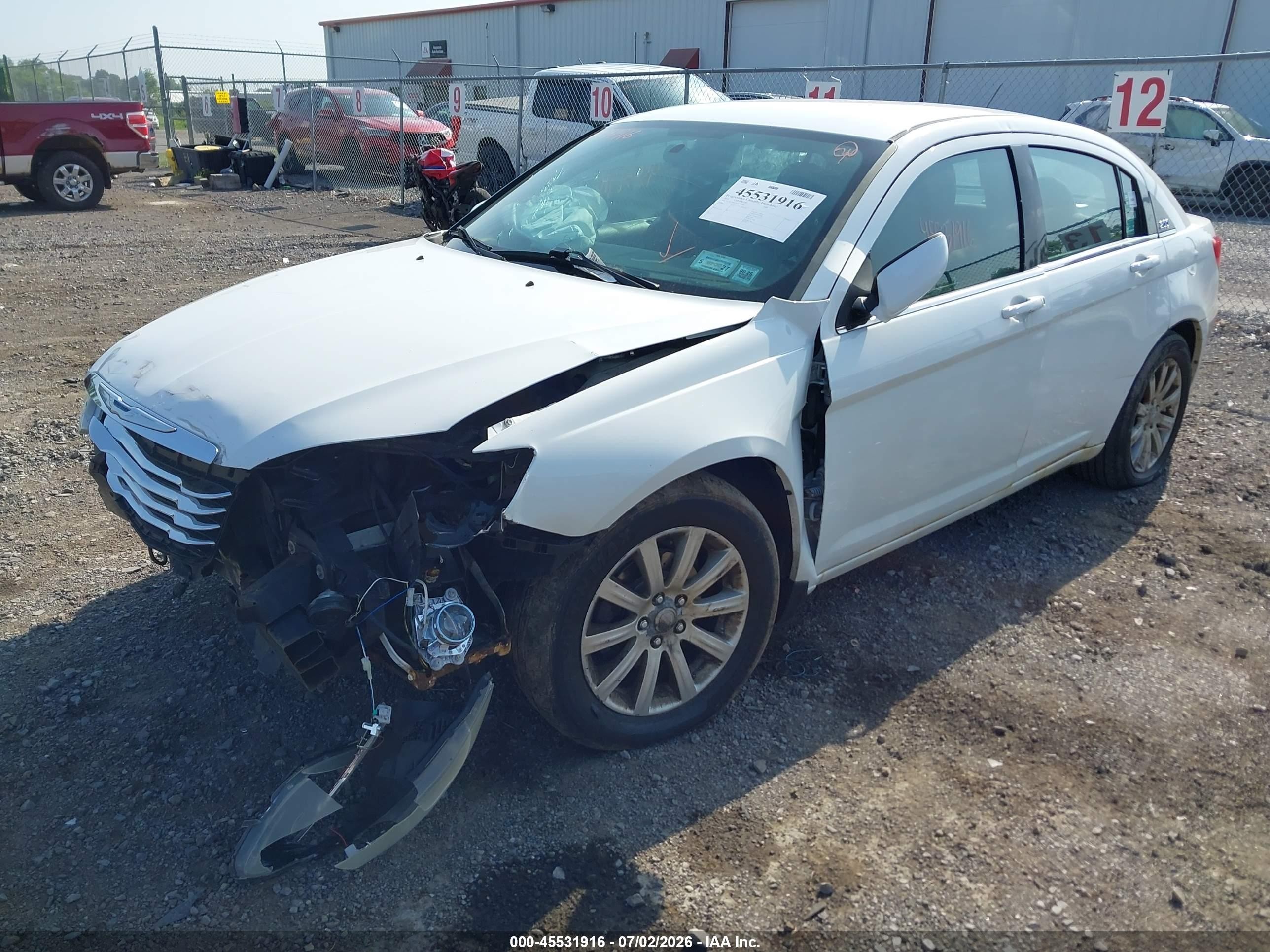 2014 Chrysler 200 Touring White vin: 1C3CCBBG2EN106569