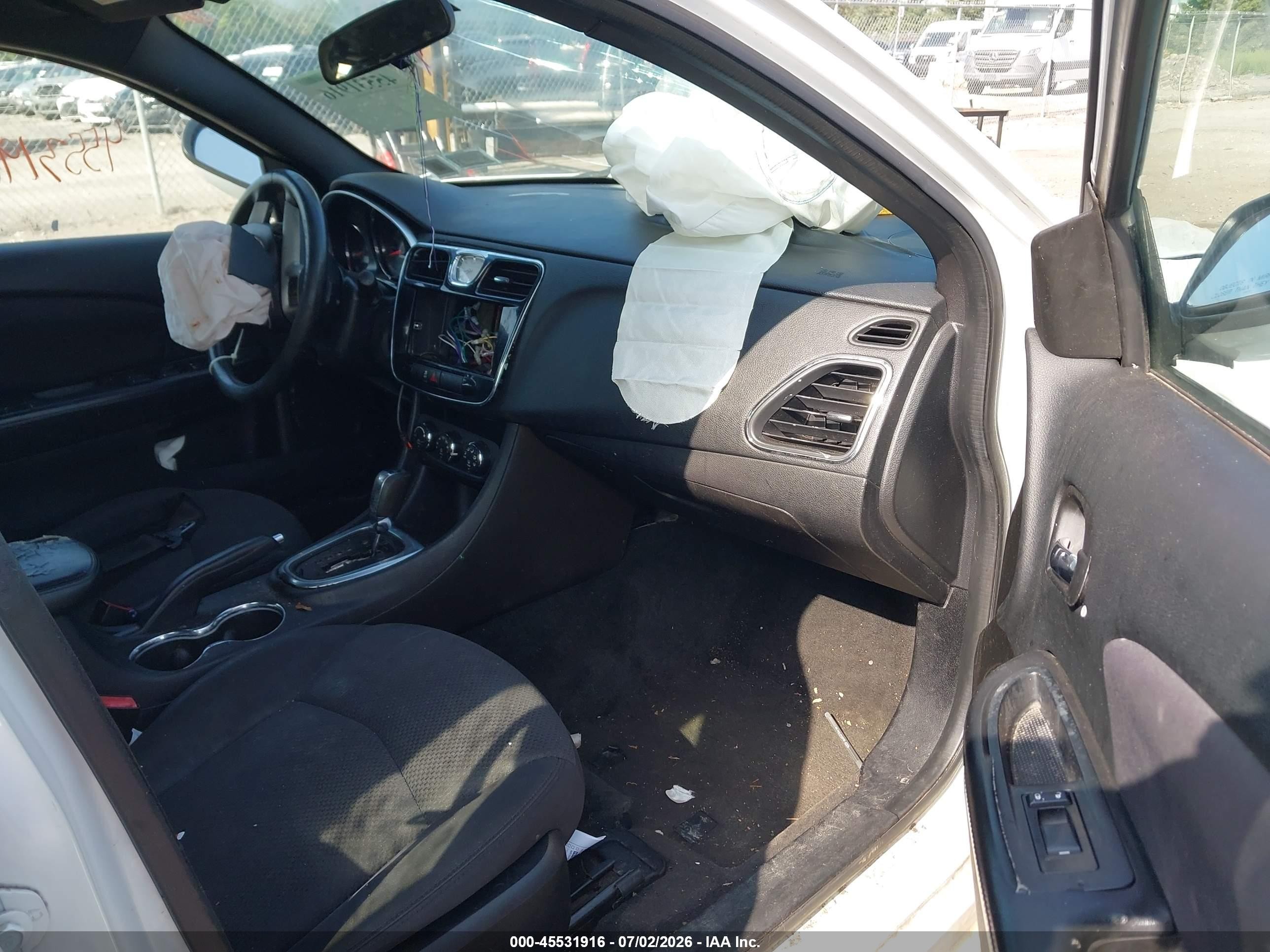 2014 Chrysler 200 Touring White vin: 1C3CCBBG2EN106569