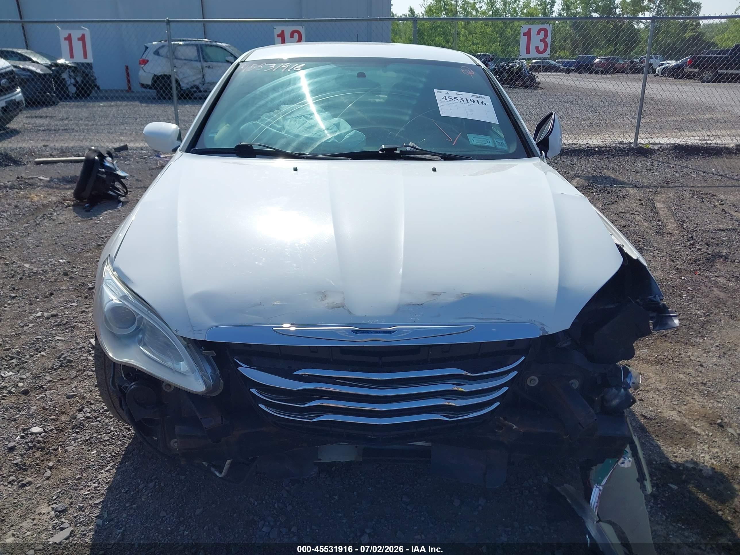 2014 Chrysler 200 Touring White vin: 1C3CCBBG2EN106569