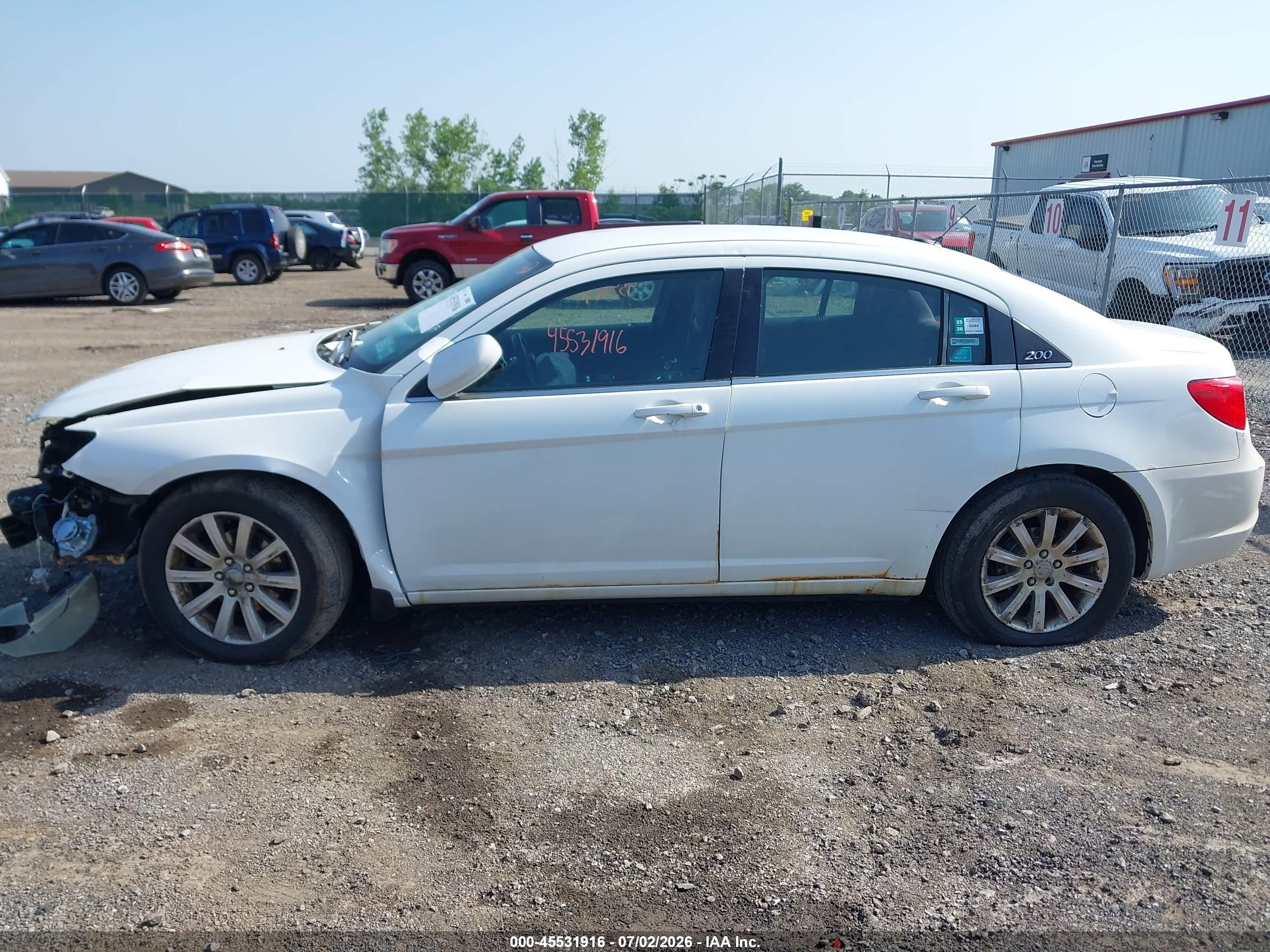 2014 Chrysler 200 Touring White vin: 1C3CCBBG2EN106569