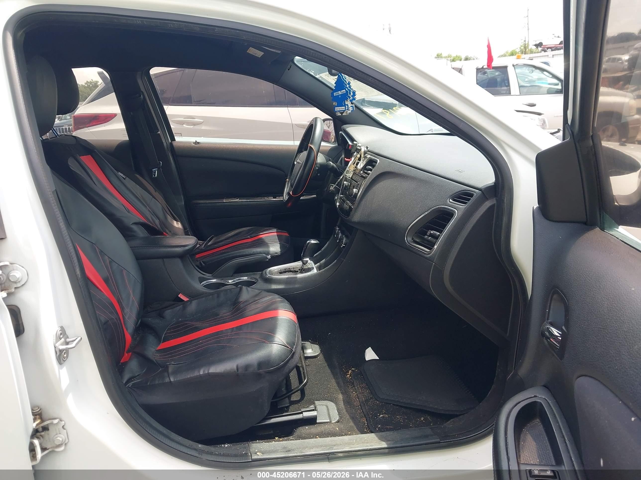 2013 Chrysler 200 Touring White vin: 1C3CCBBG3DN558187