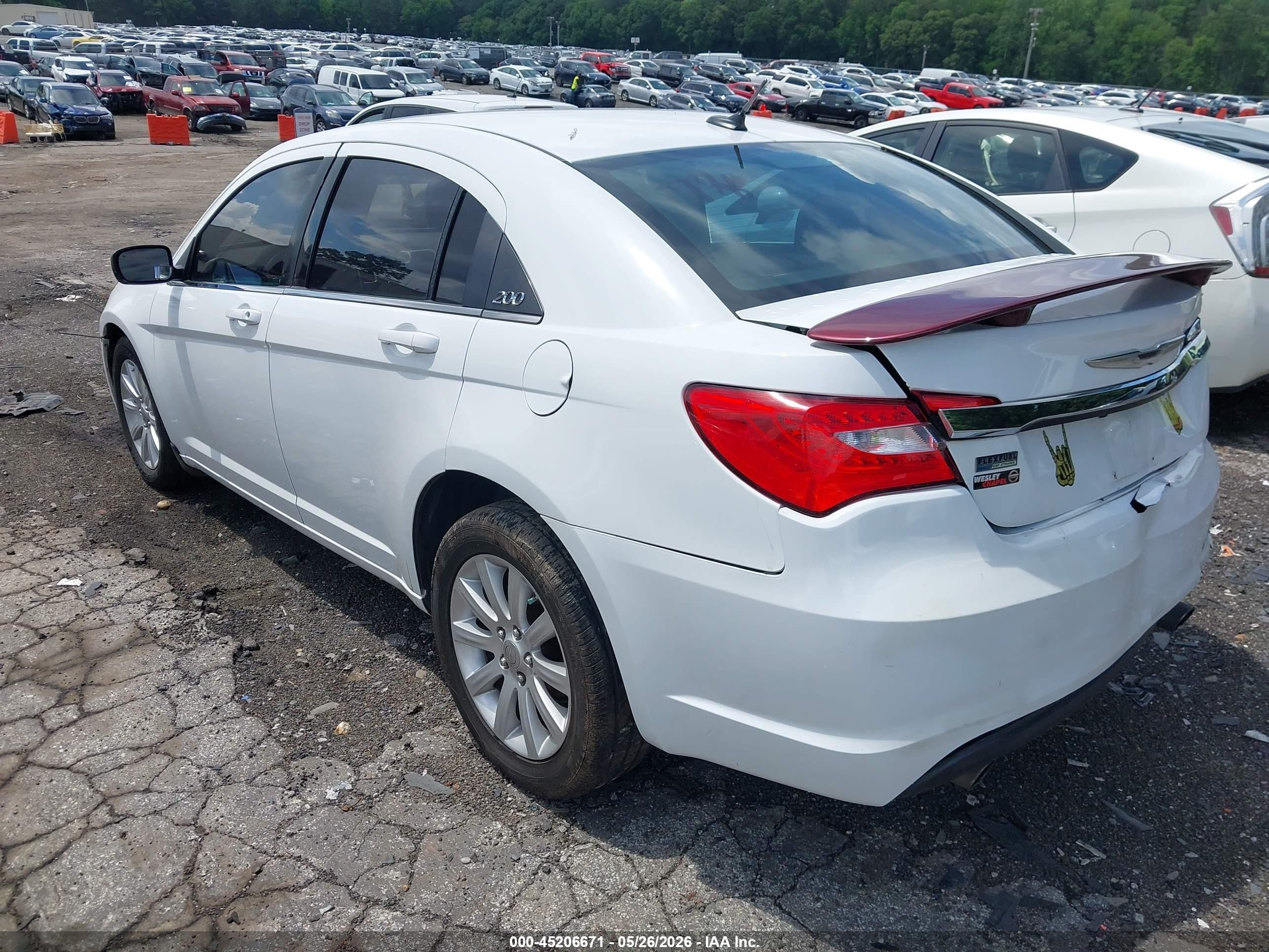 2013 Chrysler 200 Touring White vin: 1C3CCBBG3DN558187