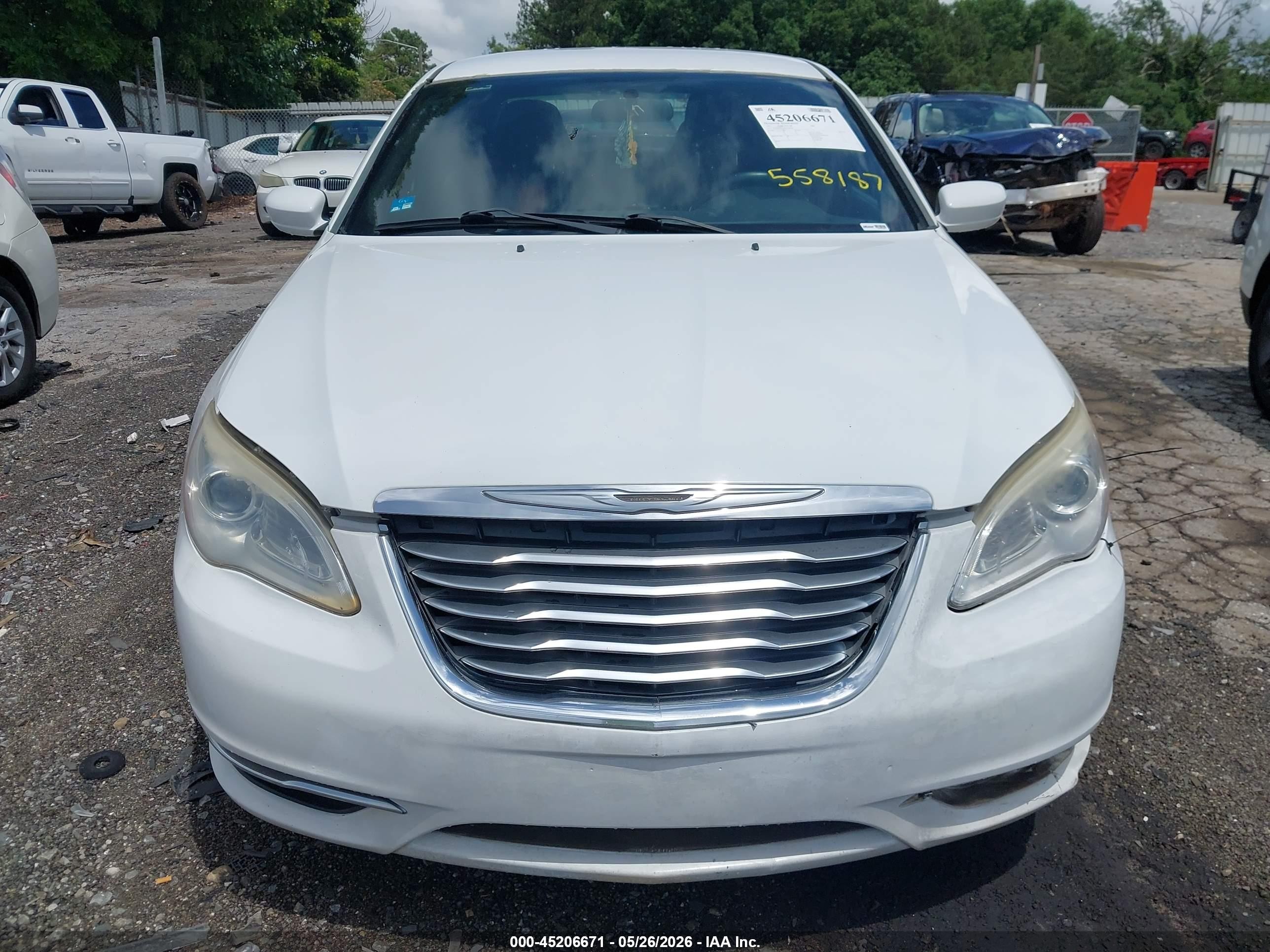 2013 Chrysler 200 Touring White vin: 1C3CCBBG3DN558187