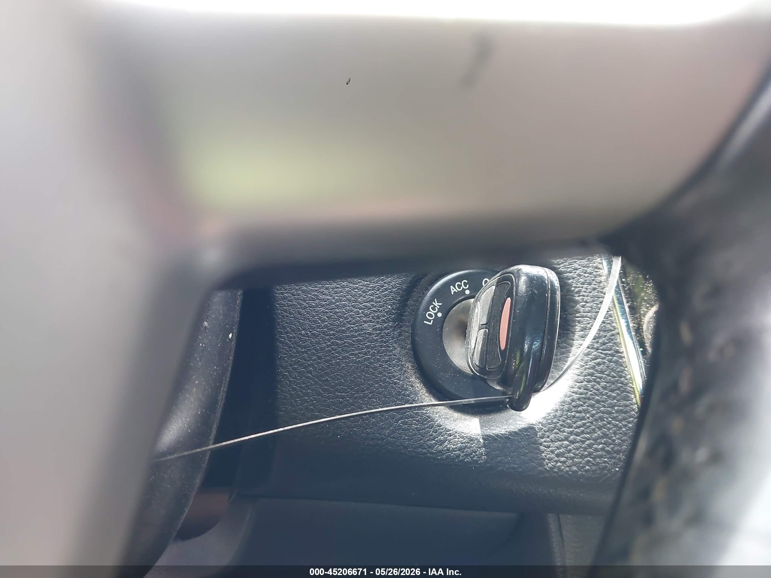 2013 Chrysler 200 Touring White vin: 1C3CCBBG3DN558187