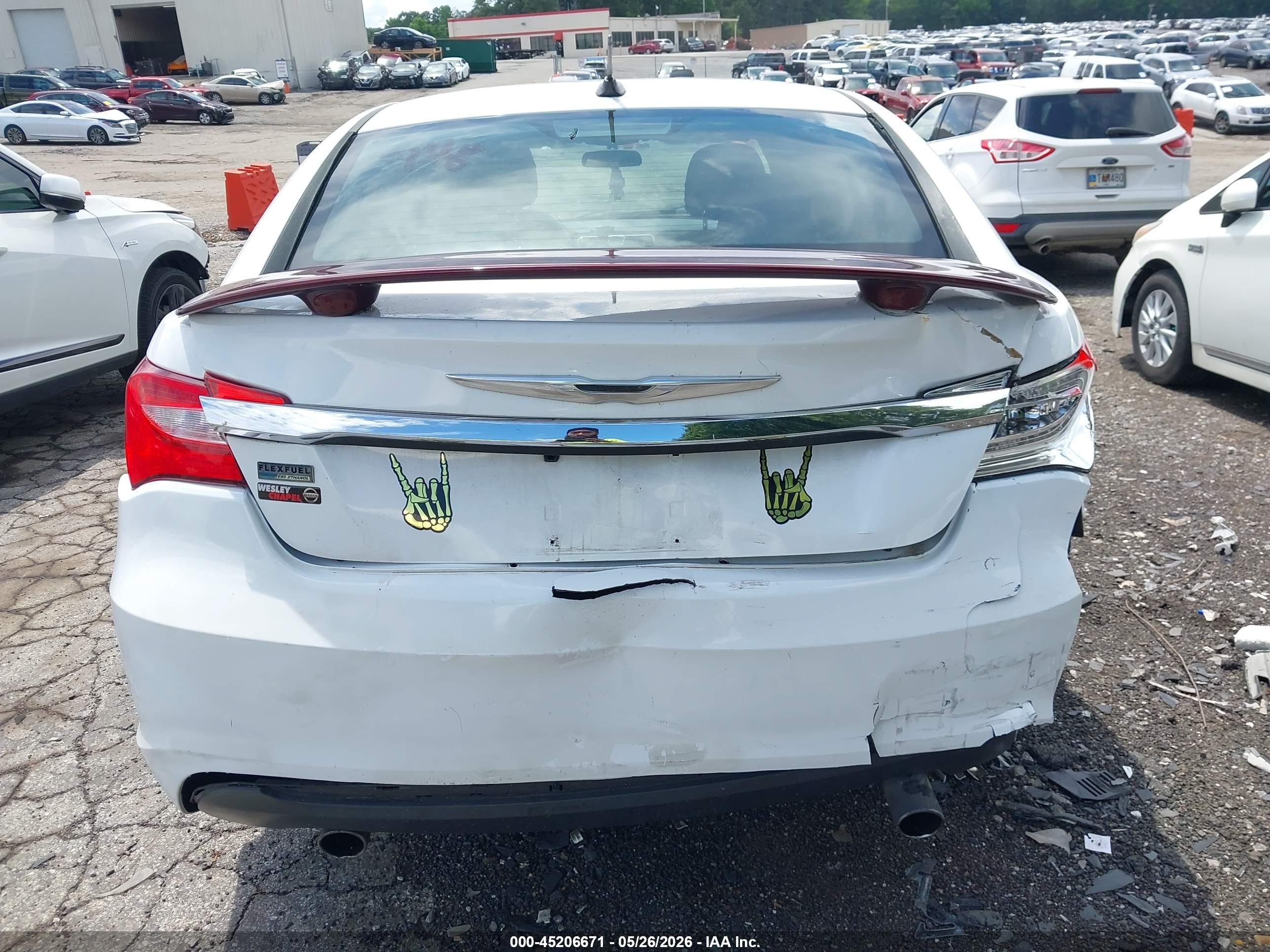 2013 Chrysler 200 Touring White vin: 1C3CCBBG3DN558187