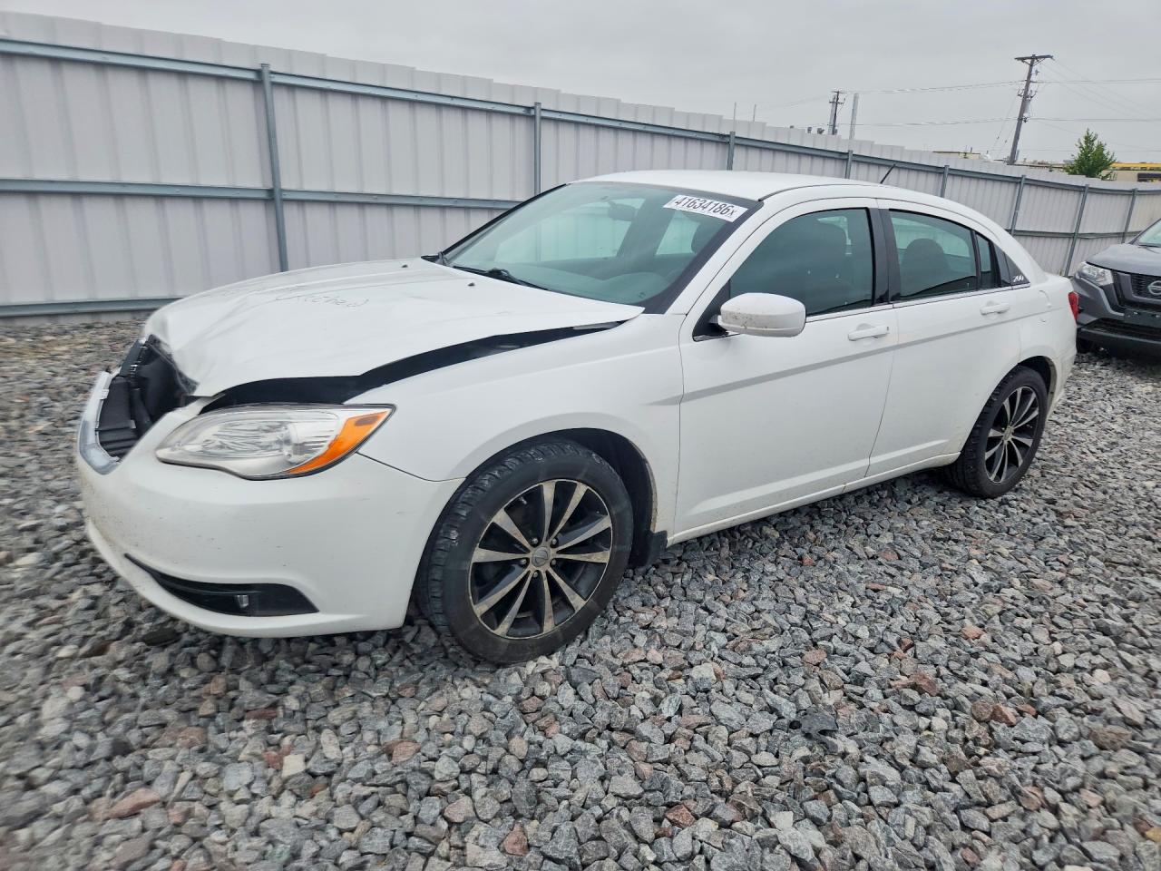 2013 Chrysler 200 Touring White vin: 1C3CCBBG3DN738253