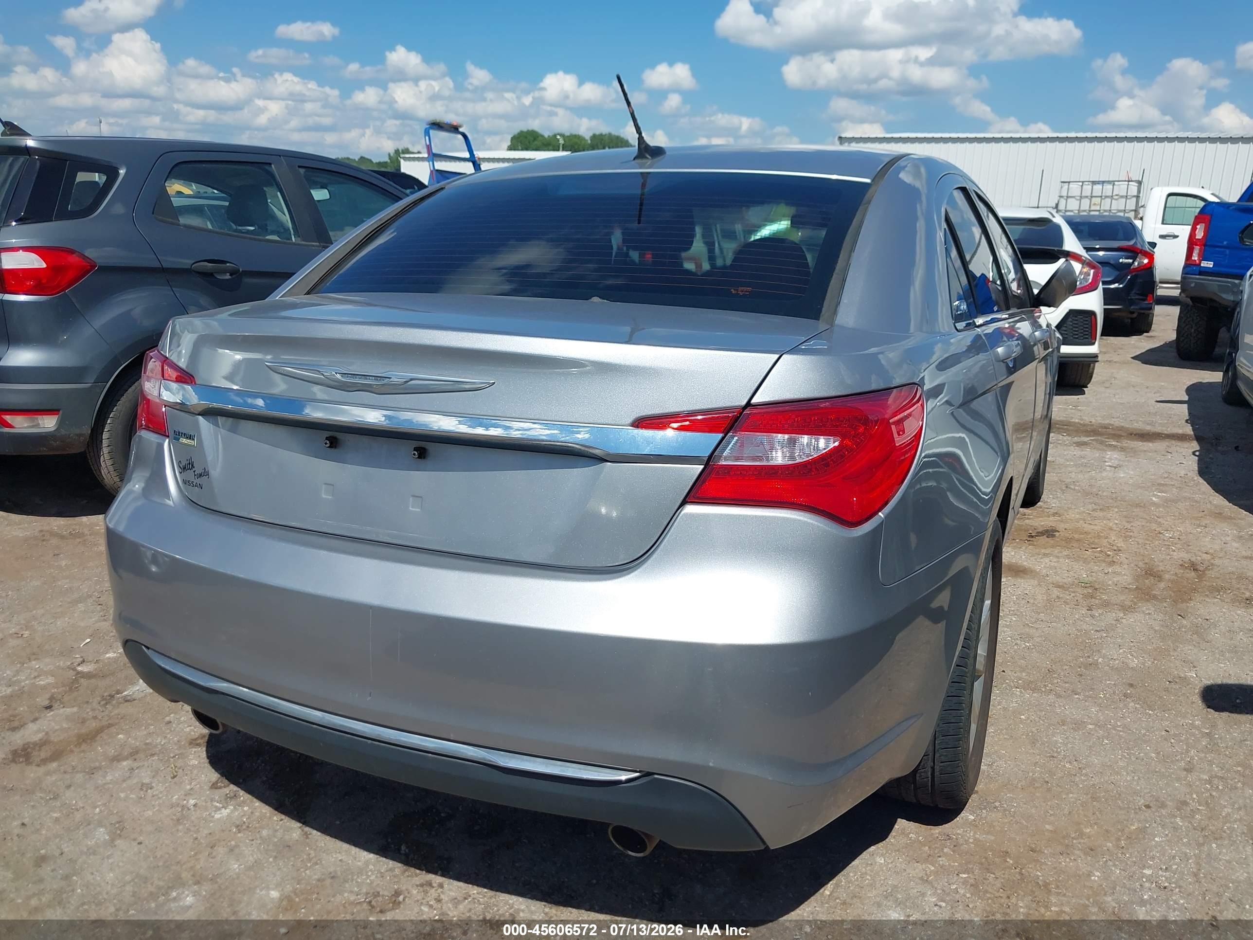 2014 Chrysler 200 Touring Серебряный vin: 1C3CCBBG3EN105897