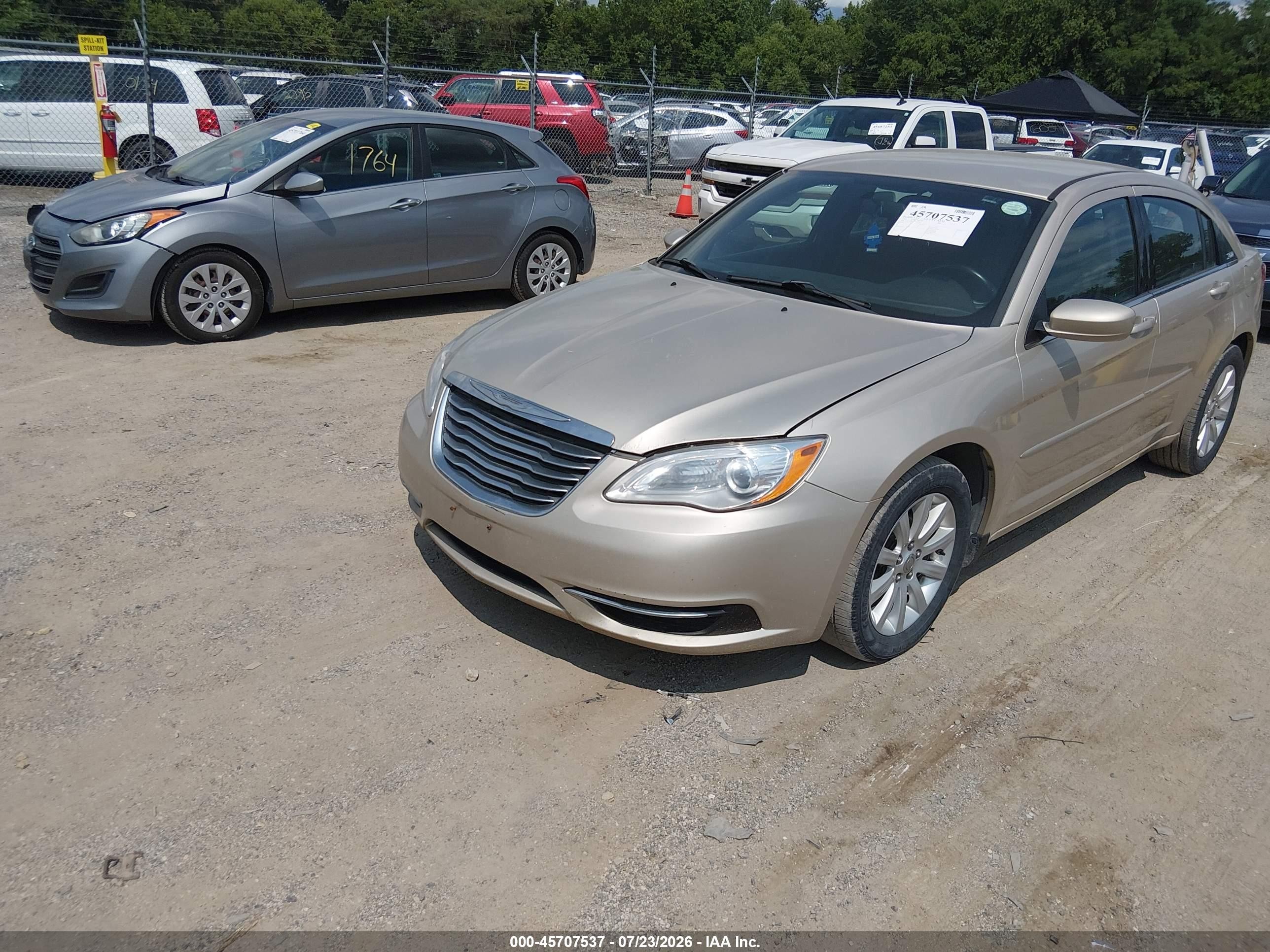 2014 Chrysler 200 Touring Tan vin: 1C3CCBBG3EN195522