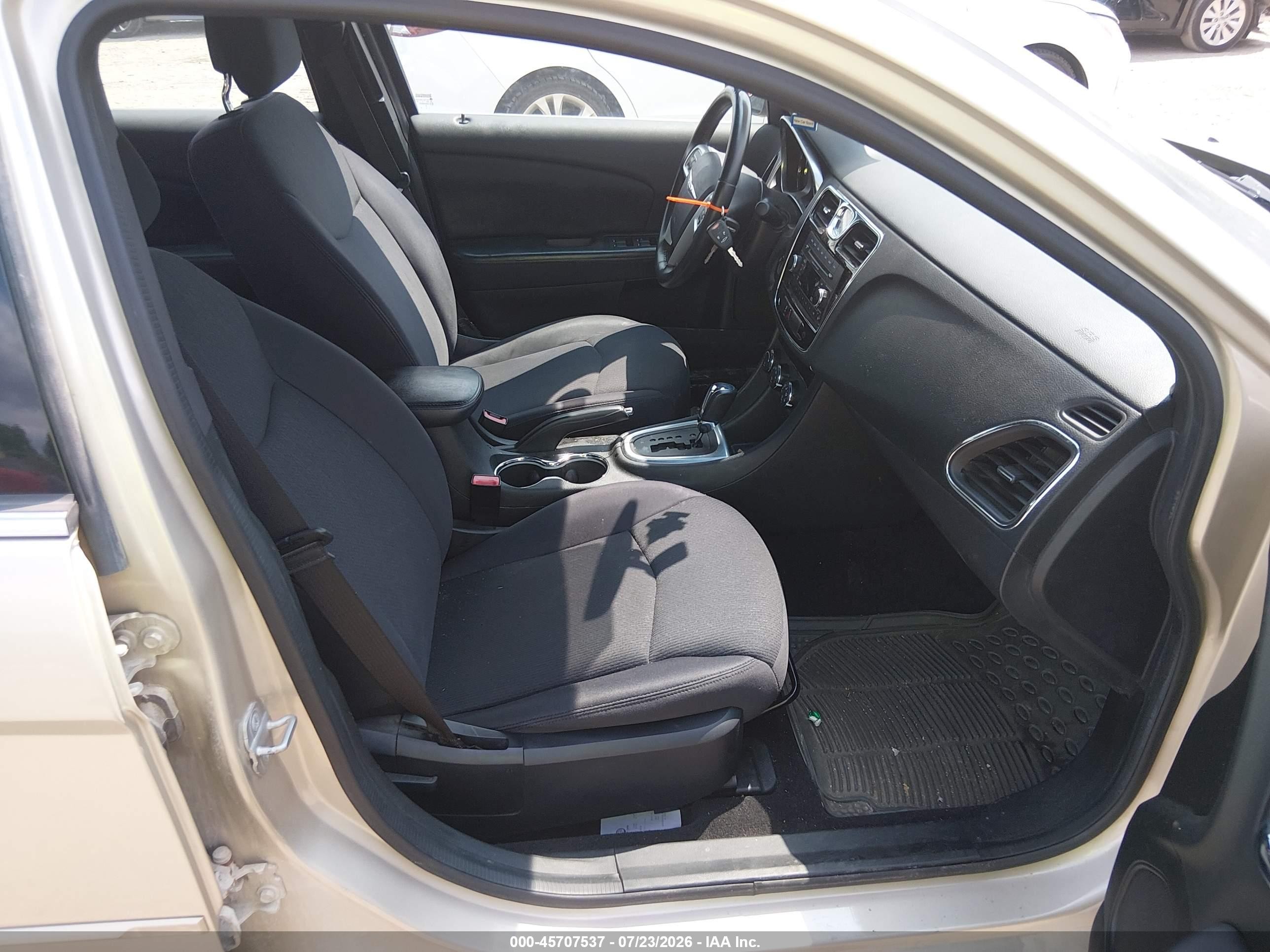 2014 Chrysler 200 Touring Tan vin: 1C3CCBBG3EN195522
