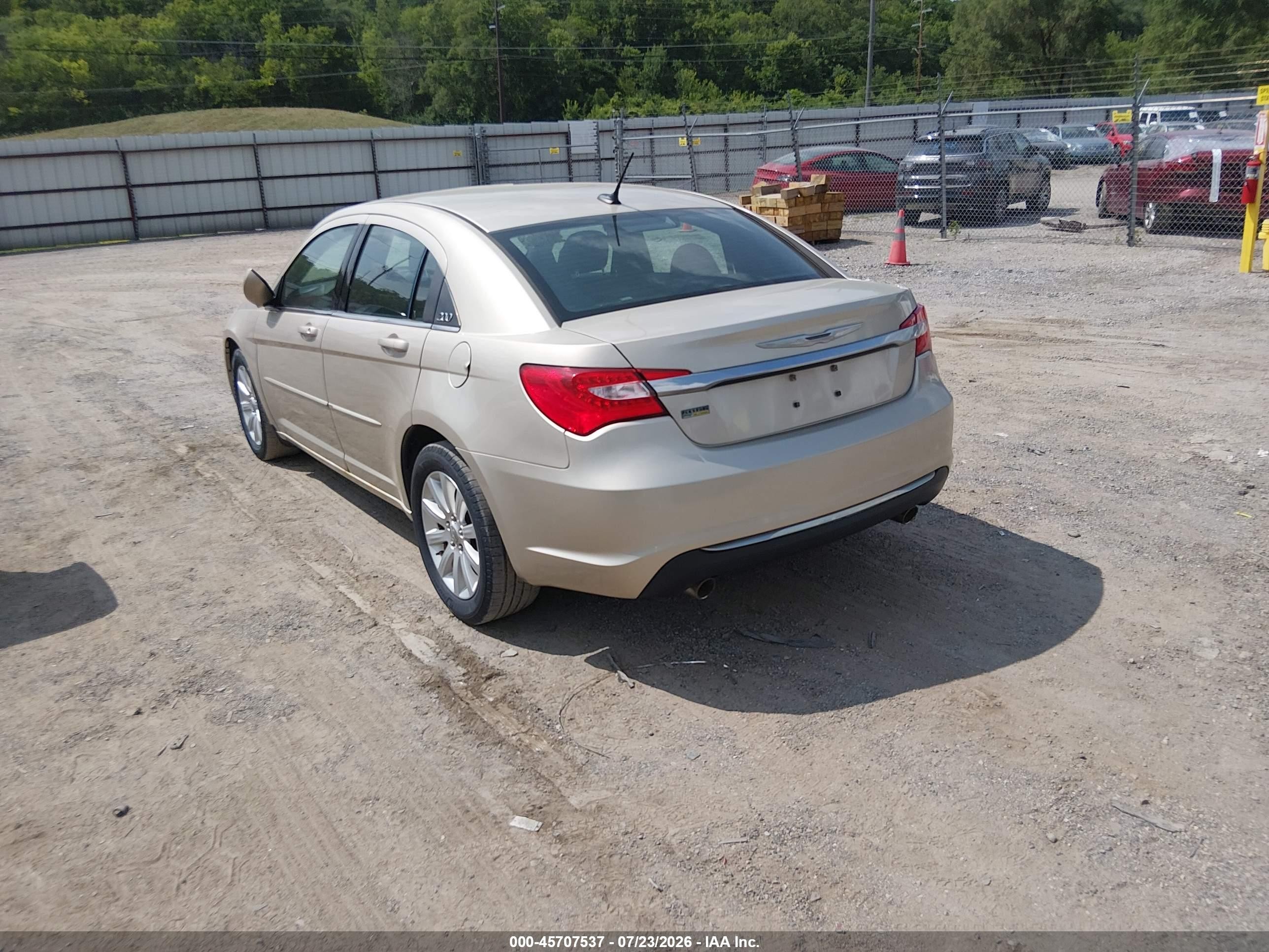 2014 Chrysler 200 Touring Tan vin: 1C3CCBBG3EN195522
