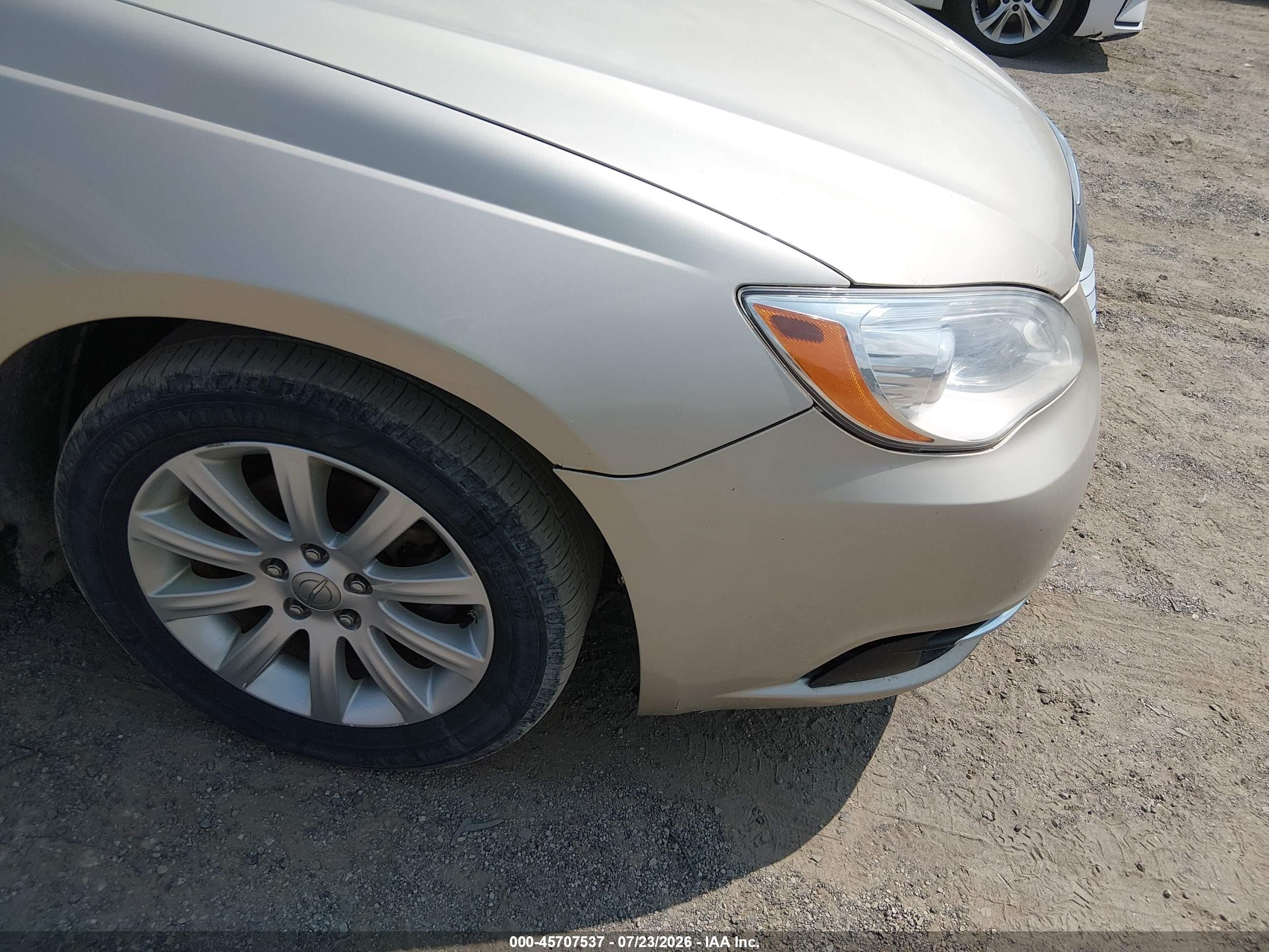 2014 Chrysler 200 Touring Tan vin: 1C3CCBBG3EN195522
