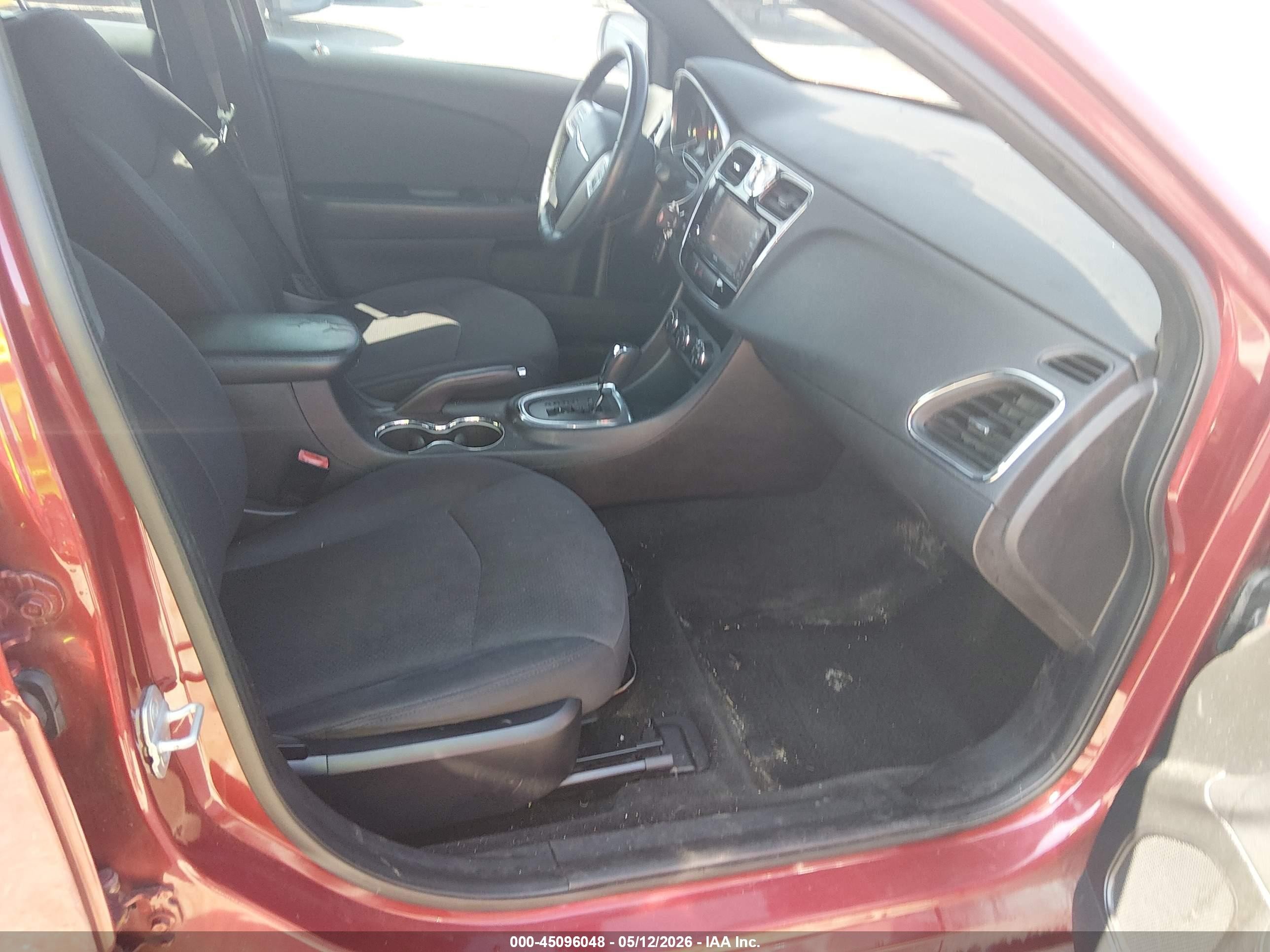2012 Chrysler 200 Touring Red vin: 1C3CCBBG4CN234051