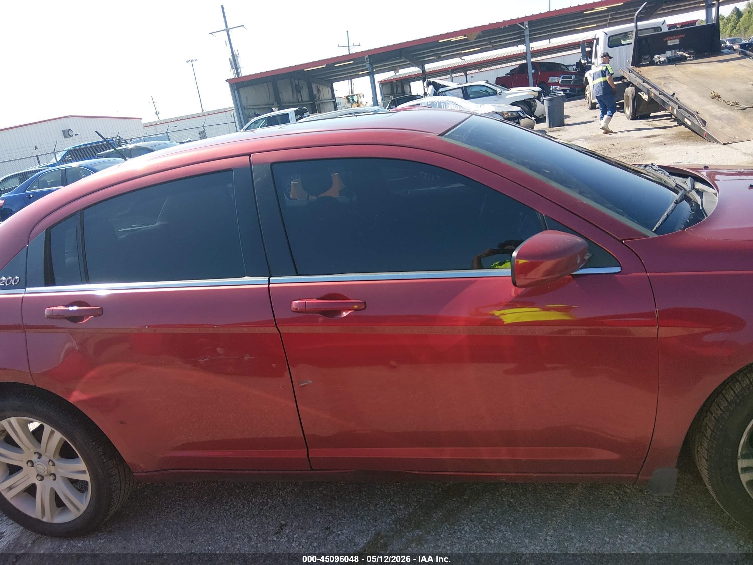 2012 Chrysler 200 Touring Red vin: 1C3CCBBG4CN234051