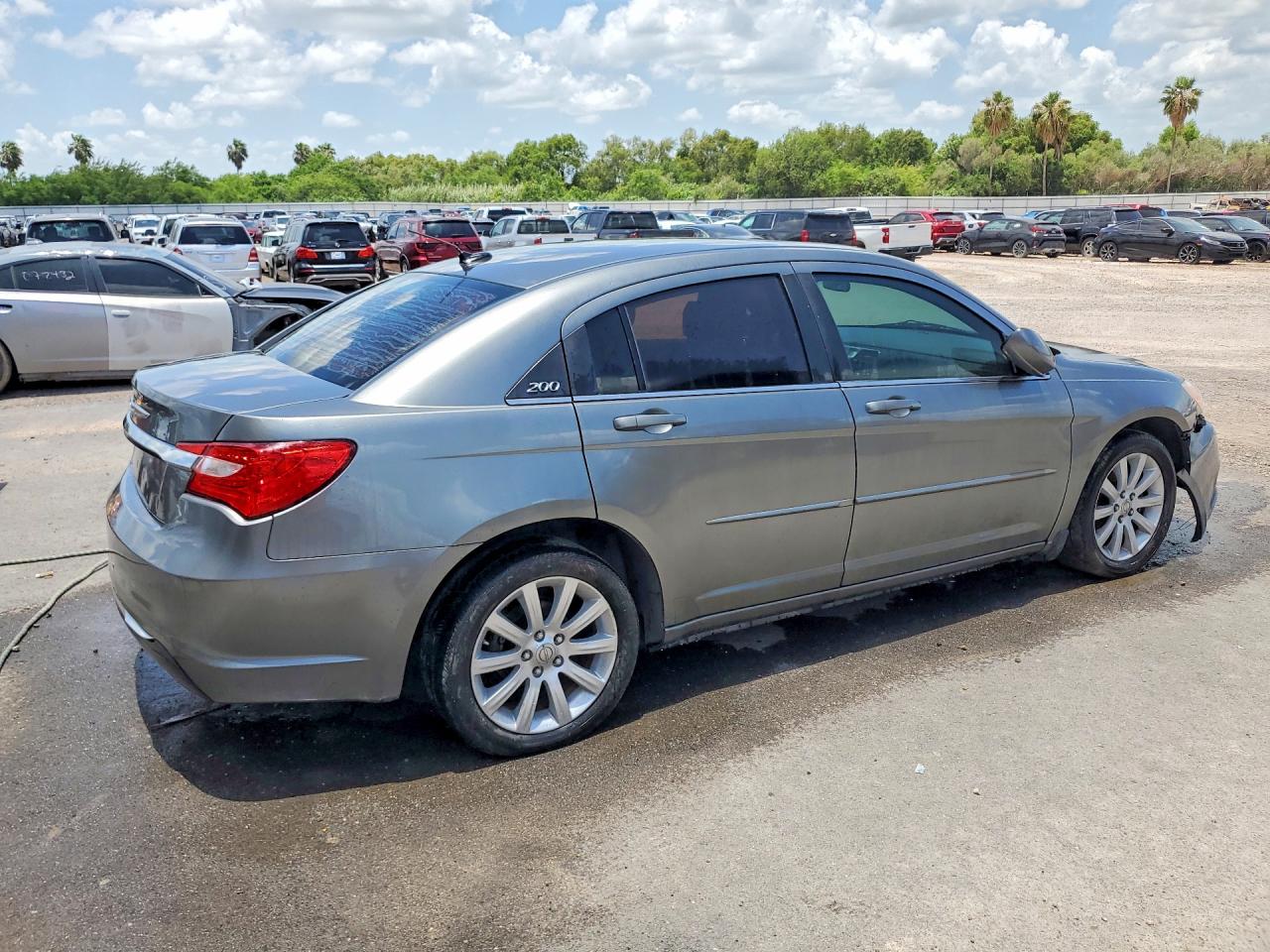 2013 Chrysler 200 Touring Charcoal vin: 1C3CCBBG4DN659822