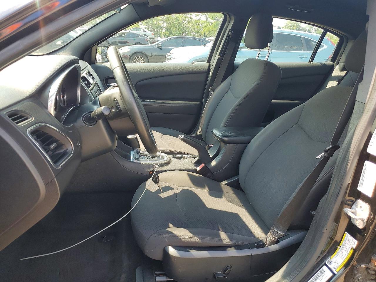 2014 Chrysler 200 Touring Черный vin: 1C3CCBBG4EN106749