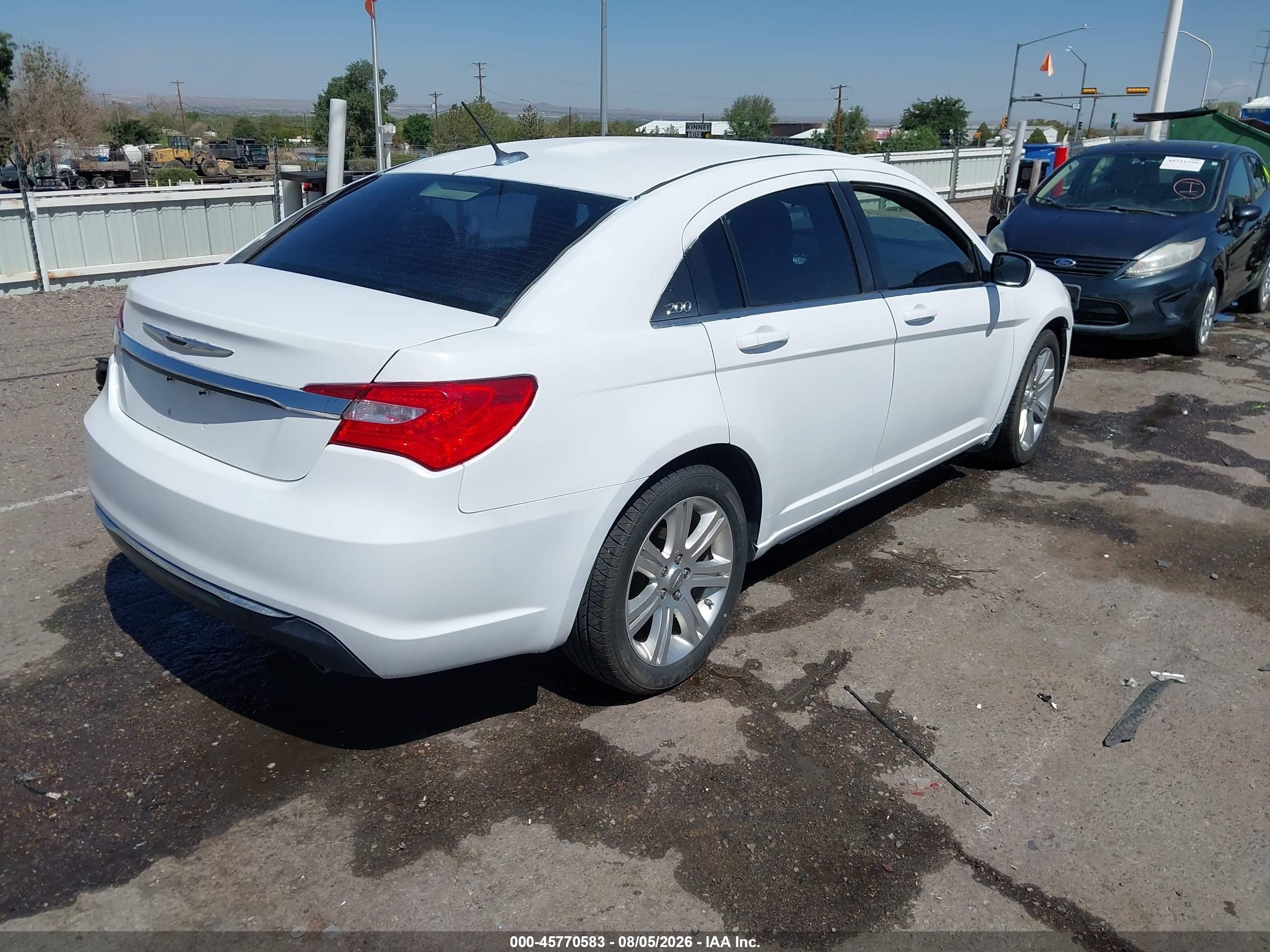 2012 Chrysler 200 Touring White vin: 1C3CCBBG5CN160848