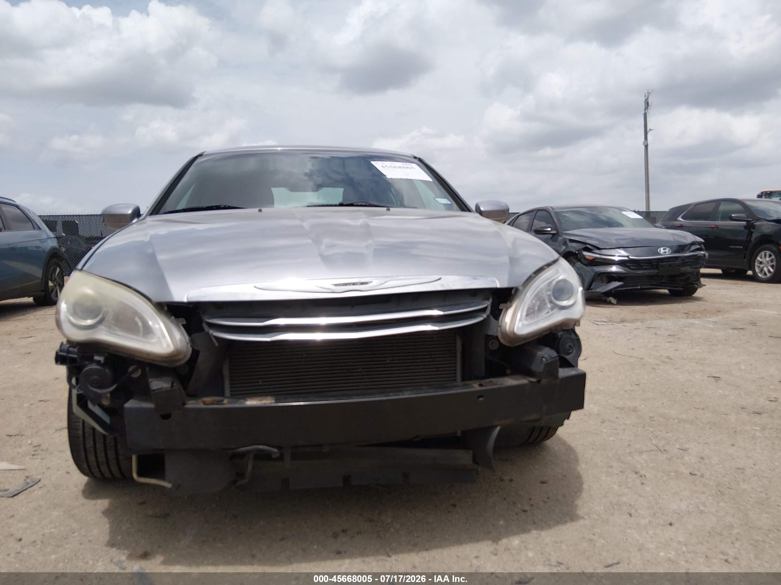 2013 Chrysler 200 Touring Gray vin: 1C3CCBBG5DN556389