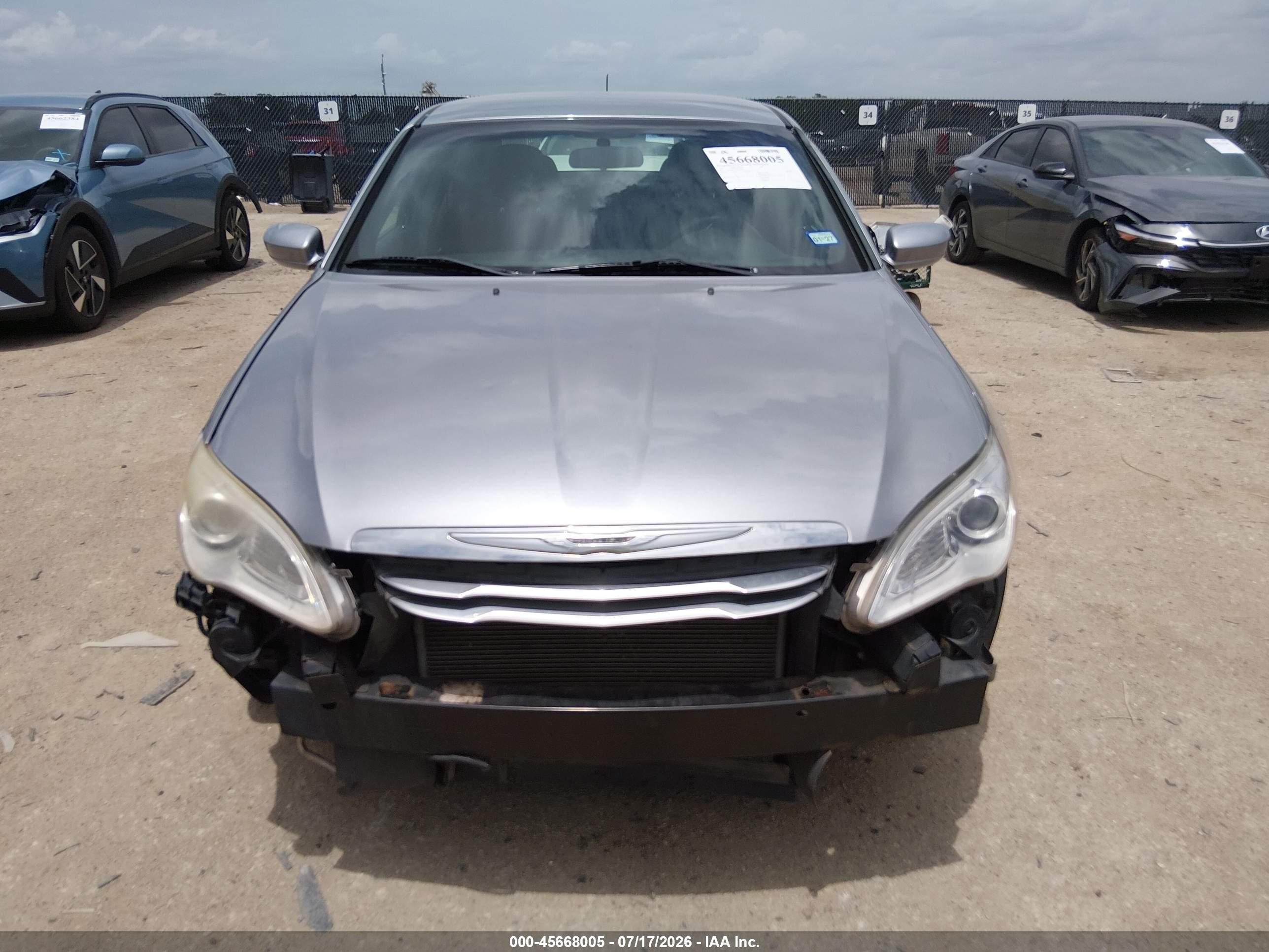 2013 Chrysler 200 Touring Gray vin: 1C3CCBBG5DN556389
