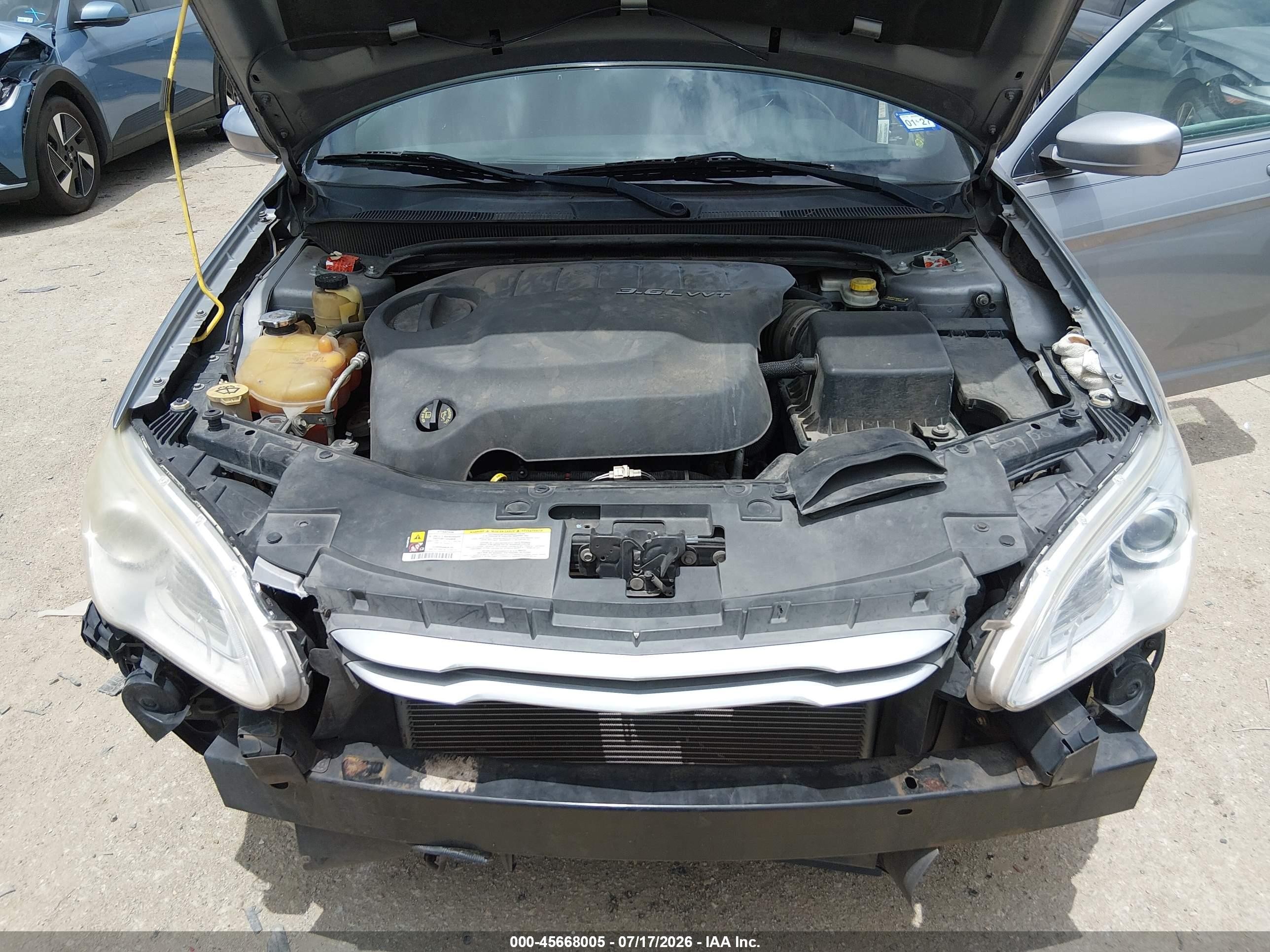 2013 Chrysler 200 Touring Gray vin: 1C3CCBBG5DN556389