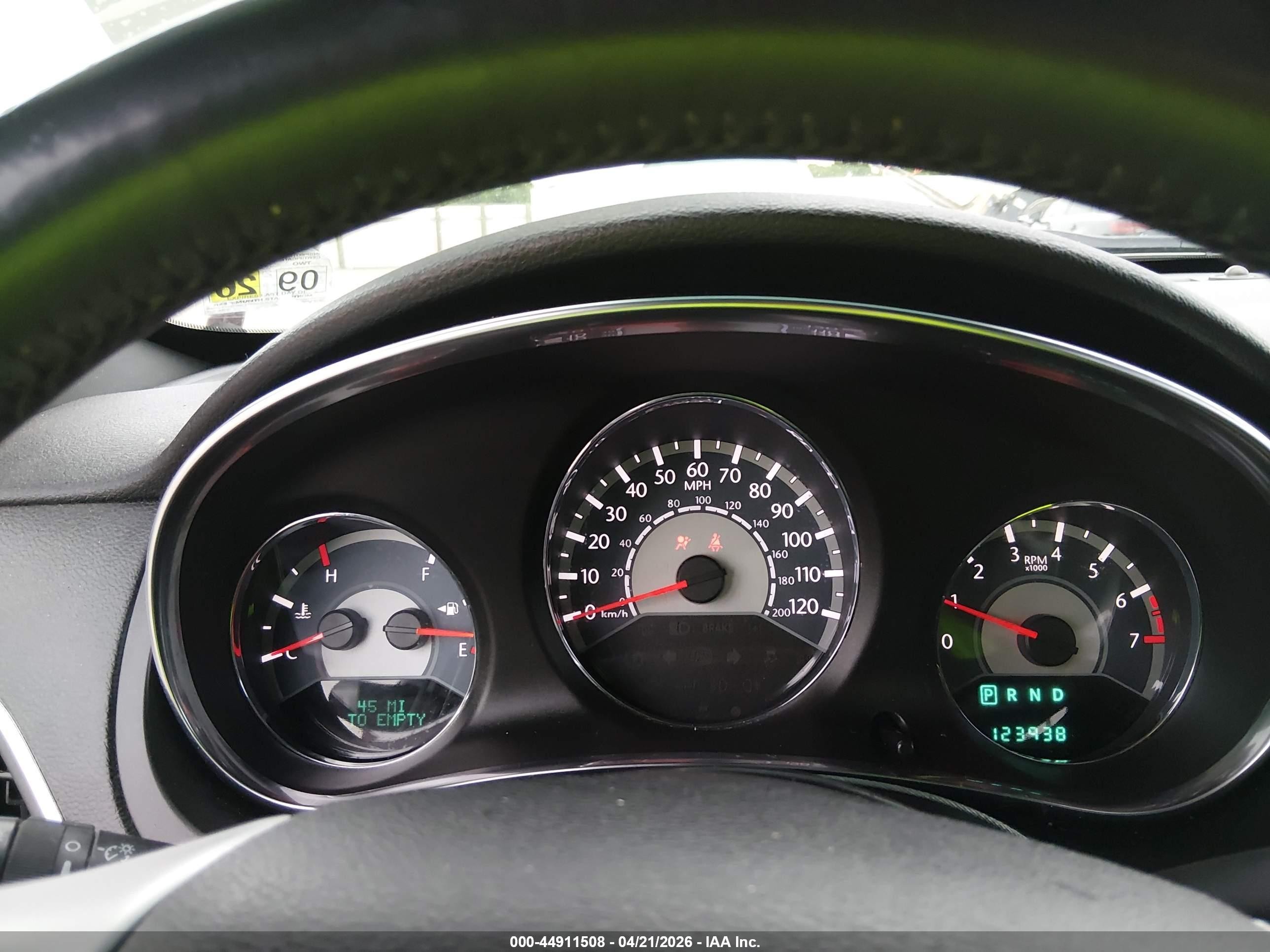 2013 Chrysler 200 Touring Red vin: 1C3CCBBG6DN704047