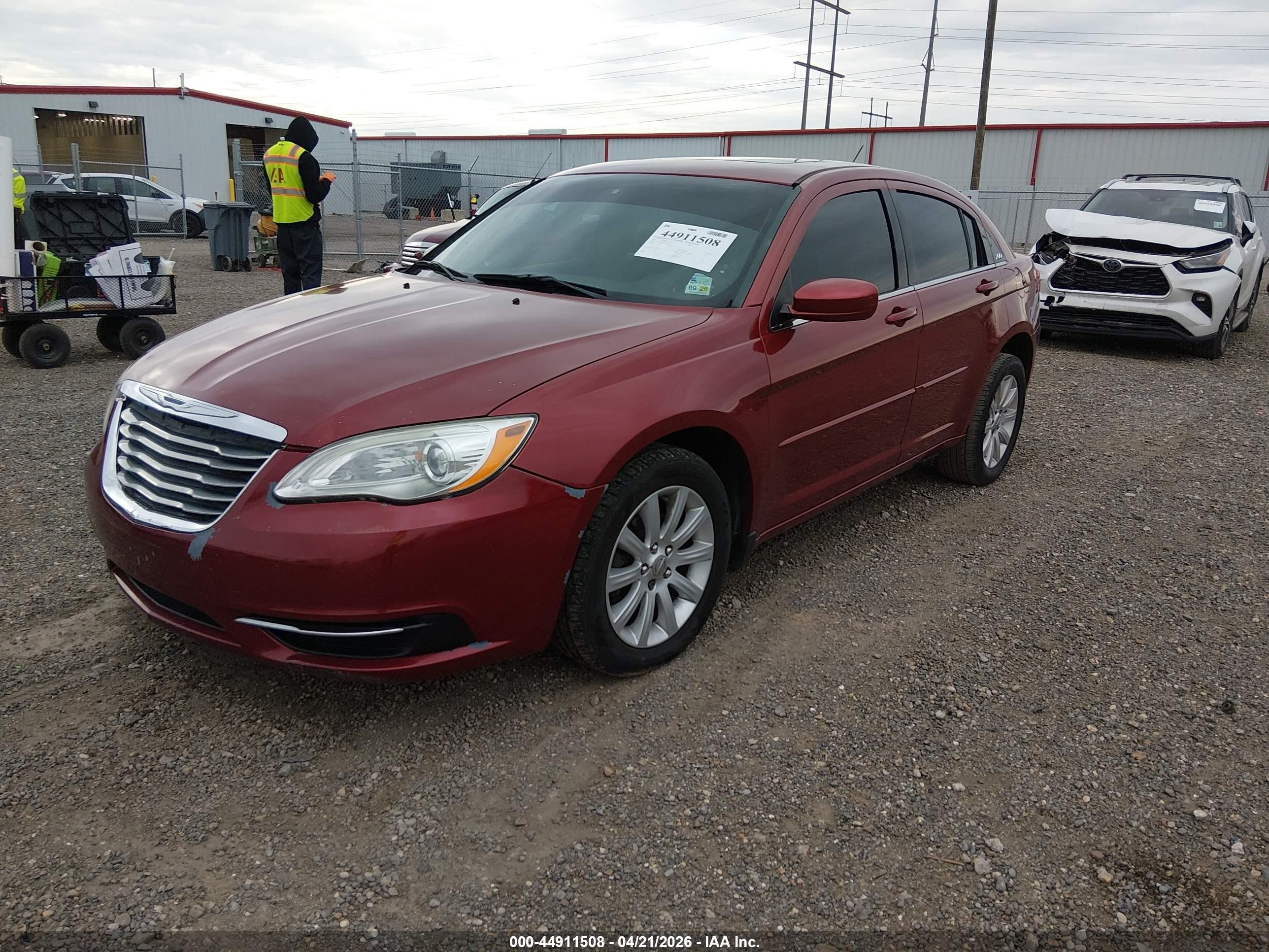 2013 Chrysler 200 Touring Red vin: 1C3CCBBG6DN704047