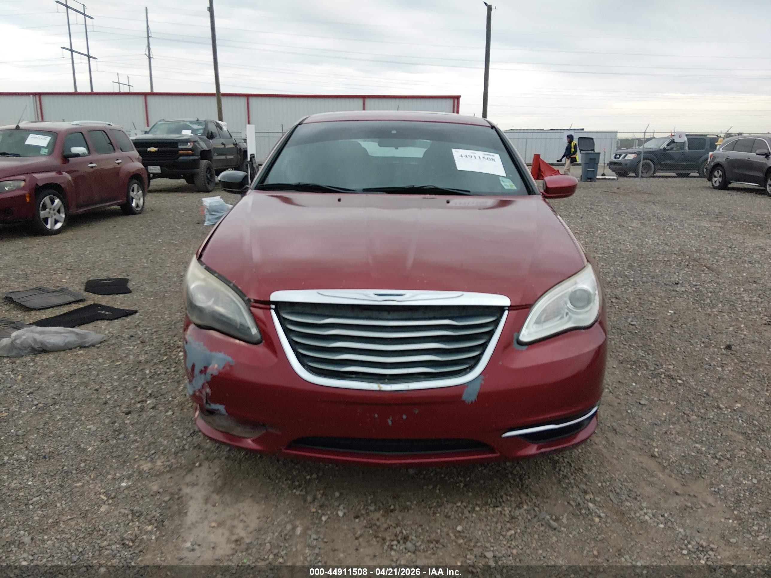 2013 Chrysler 200 Touring Red vin: 1C3CCBBG6DN704047
