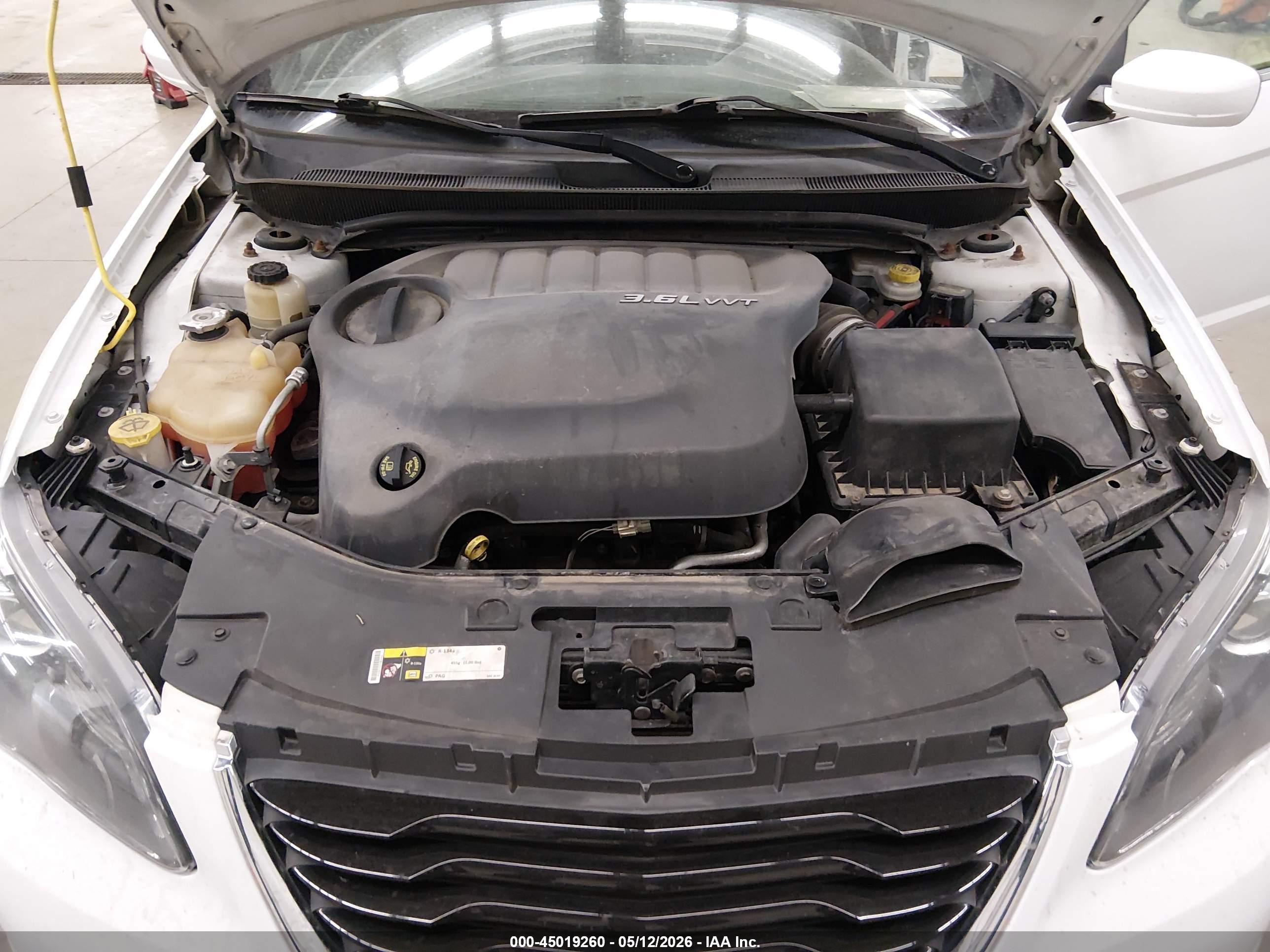 2013 Chrysler 200 Touring White vin: 1C3CCBBG6DN726663