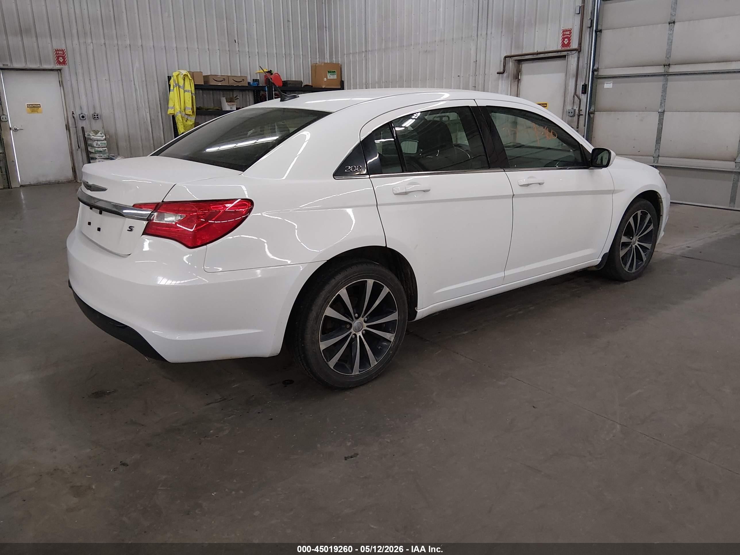 2013 Chrysler 200 Touring White vin: 1C3CCBBG6DN726663