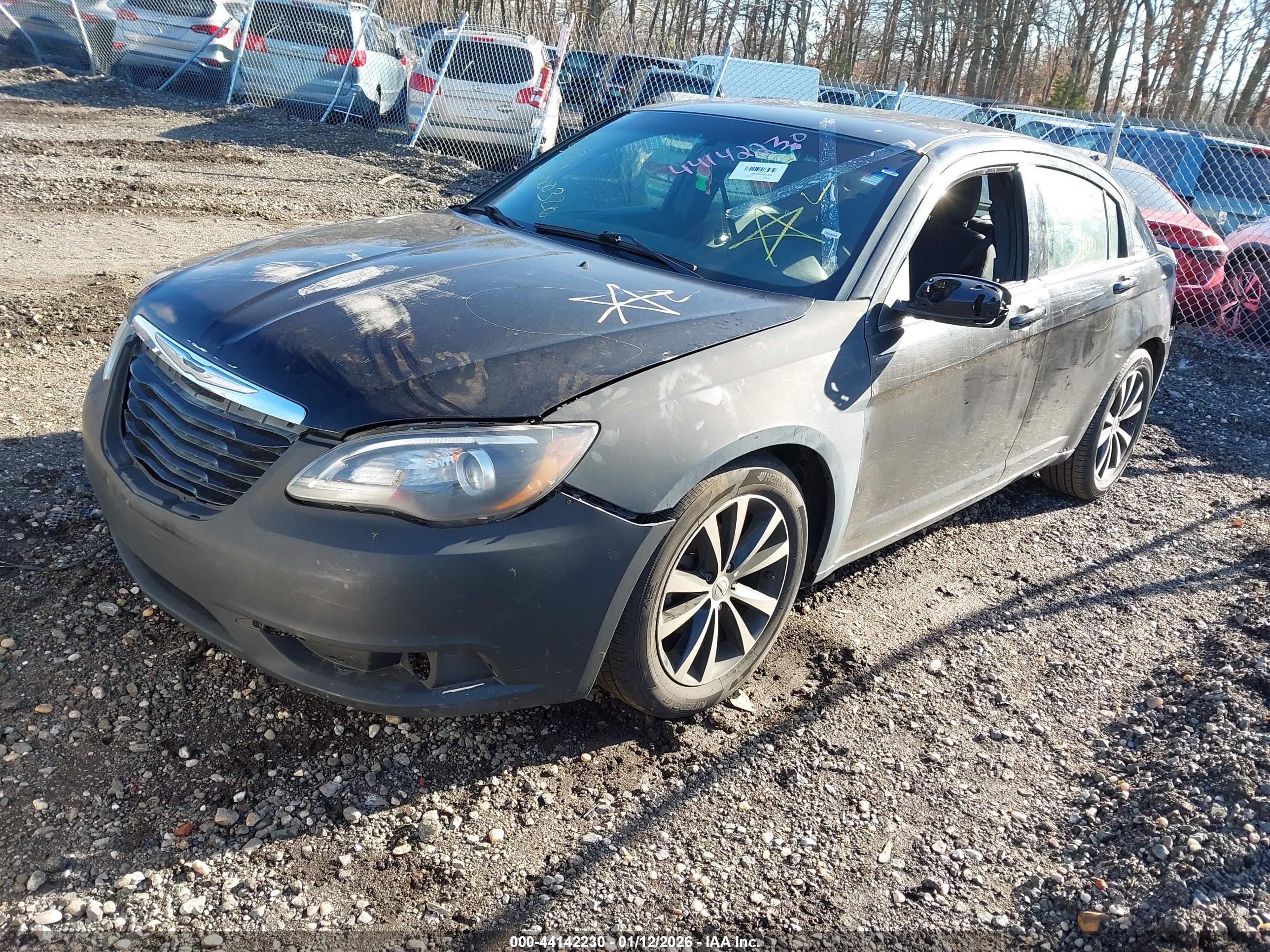 2013 Chrysler 200 Touring Black vin: 1C3CCBBG6DN727778