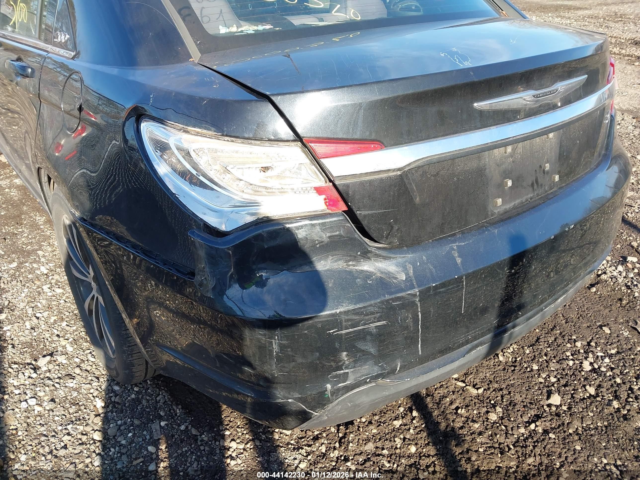 2013 Chrysler 200 Touring Black vin: 1C3CCBBG6DN727778