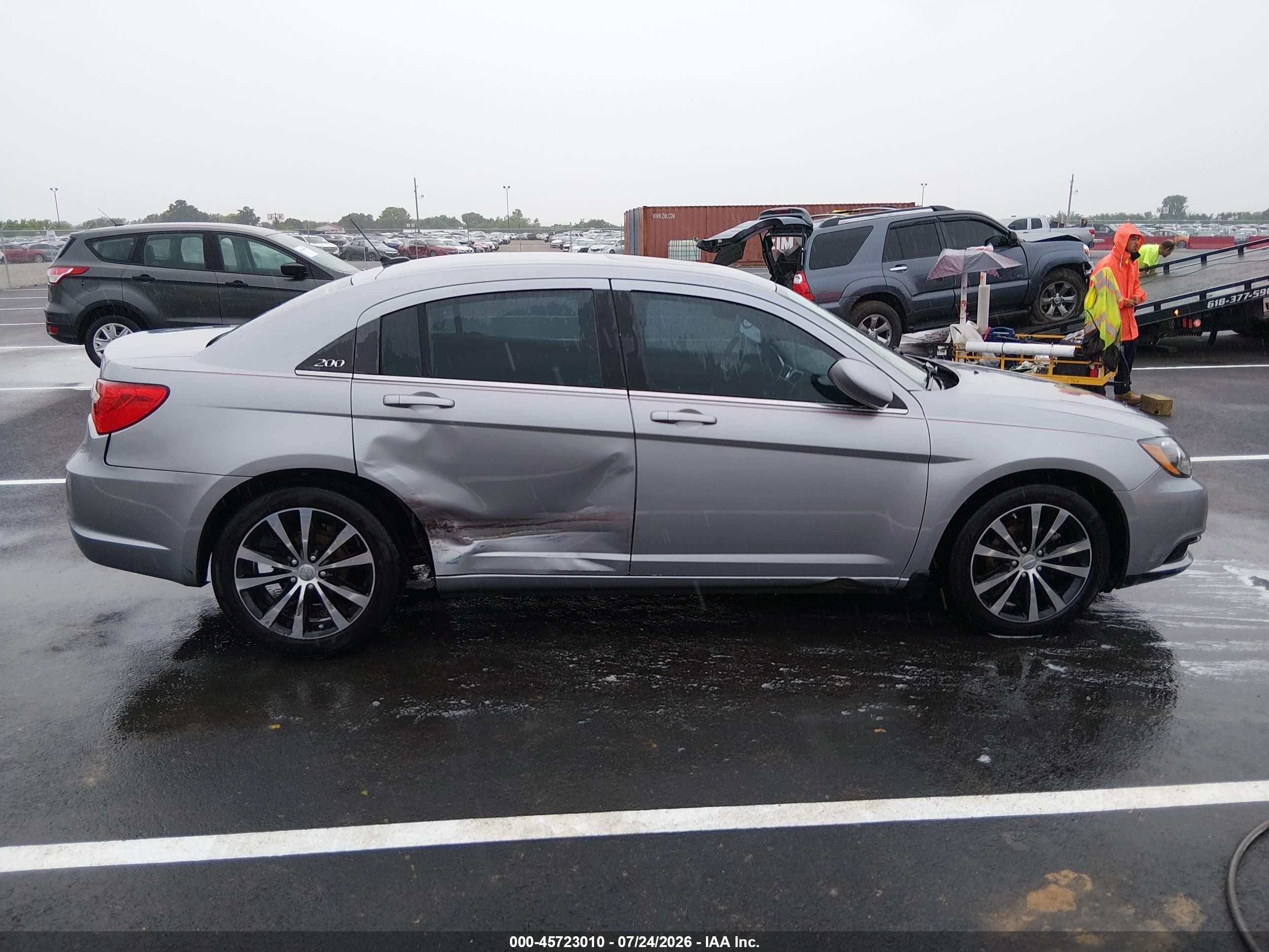 2013 Chrysler 200 Touring Silver vin: 1C3CCBBG6DN728154
