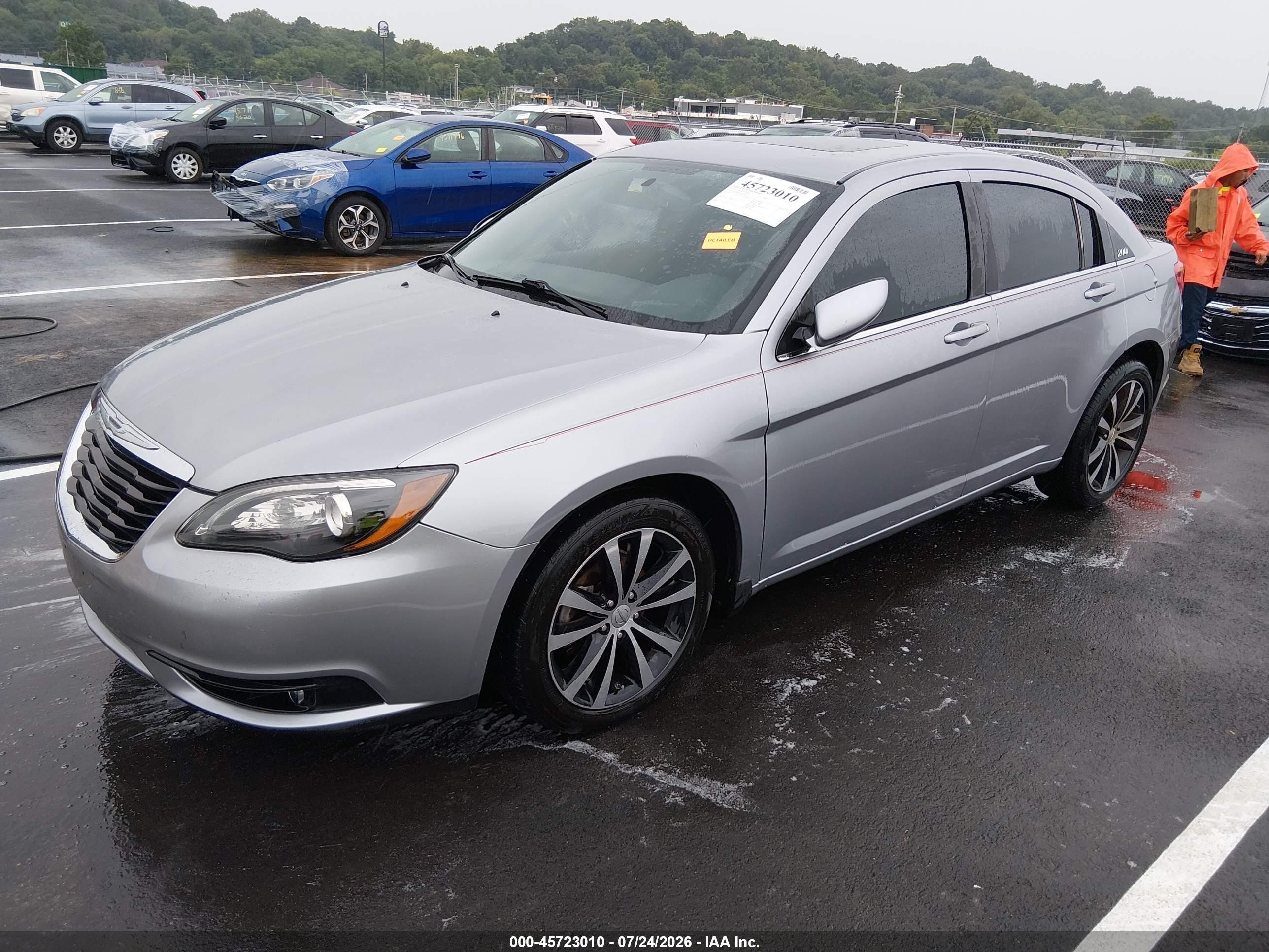 2013 Chrysler 200 Touring Silver vin: 1C3CCBBG6DN728154