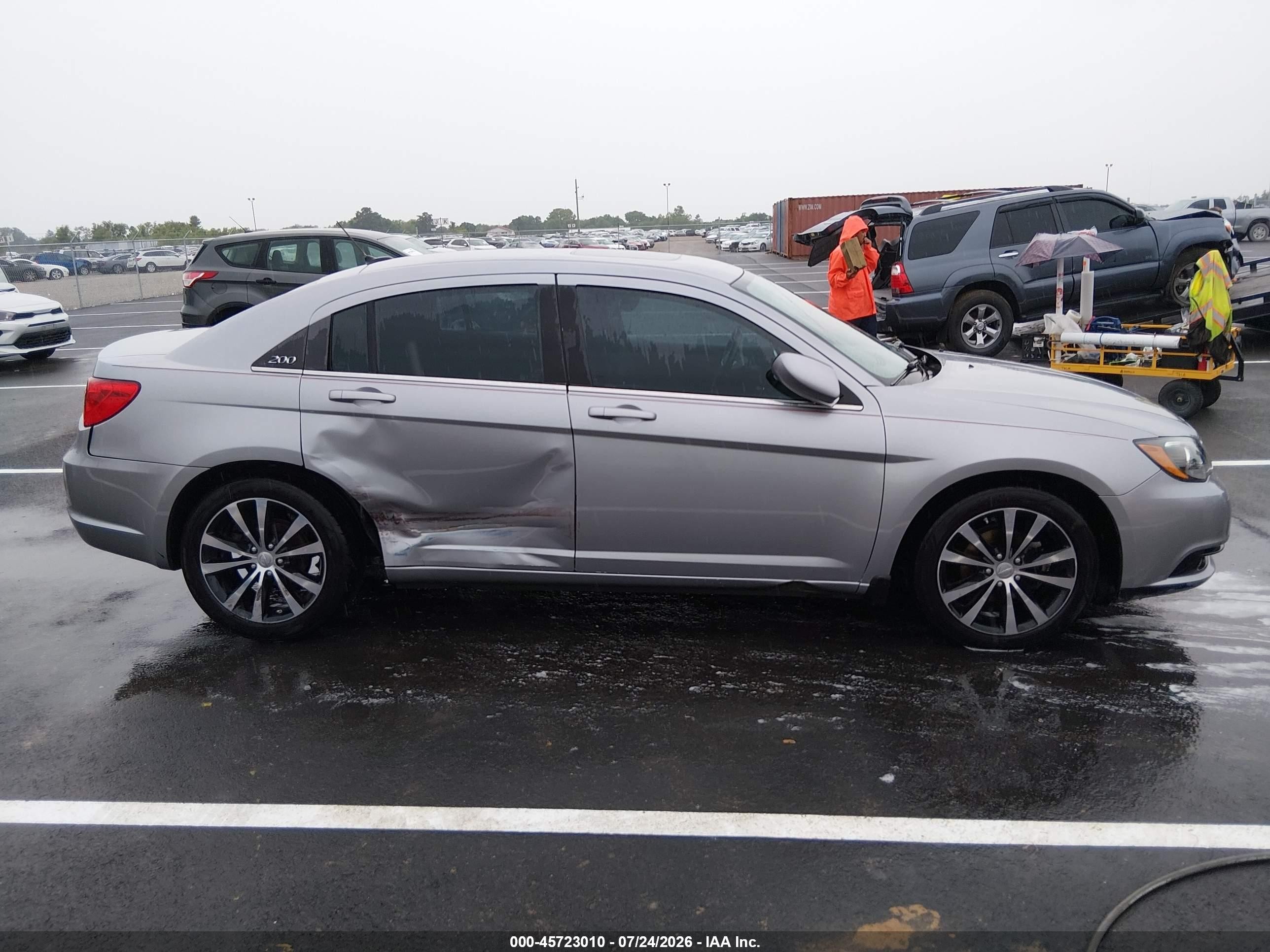 2013 Chrysler 200 Touring Silver vin: 1C3CCBBG6DN728154