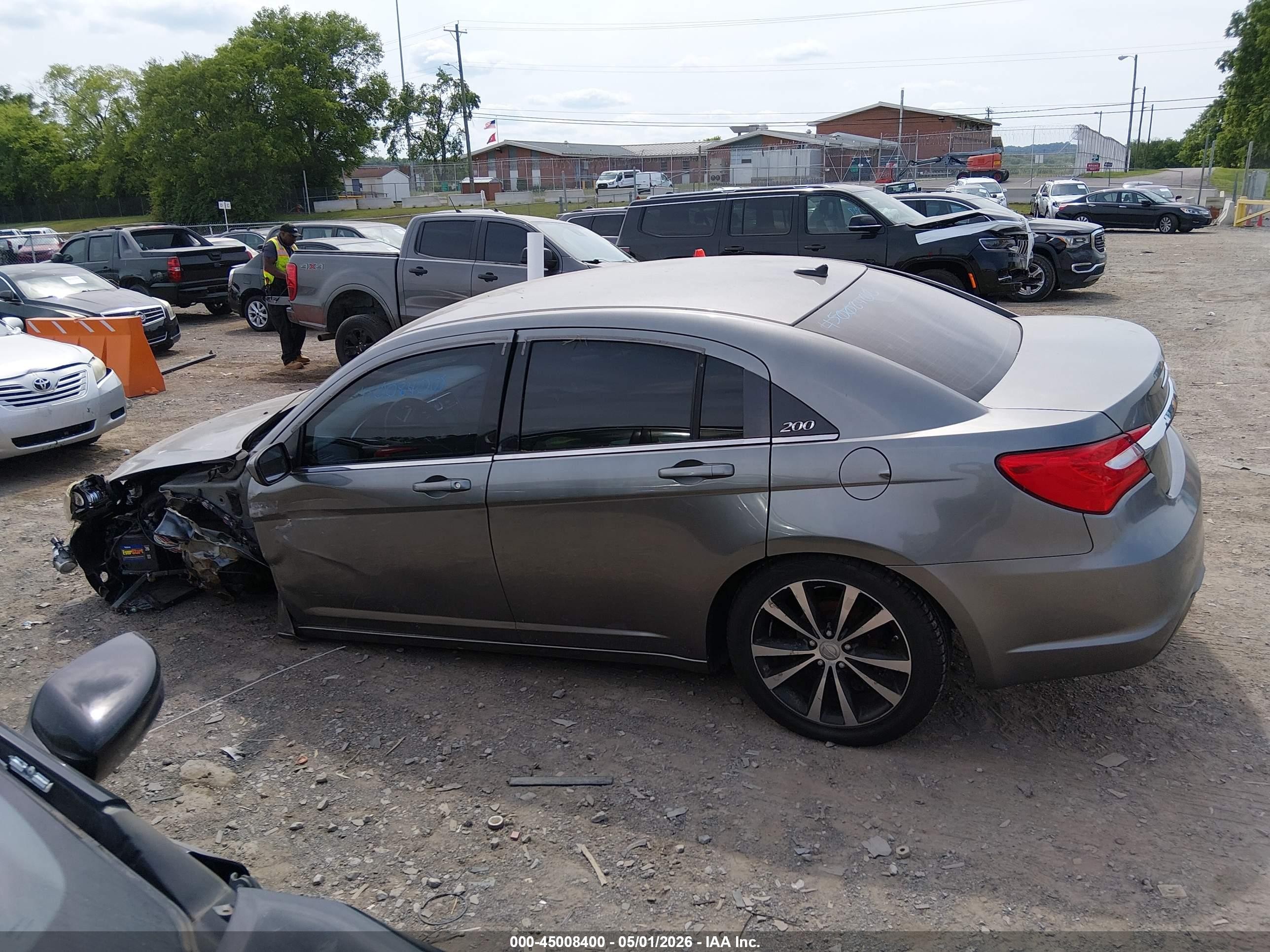2013 Chrysler 200 Touring Gray vin: 1C3CCBBG6DN737453