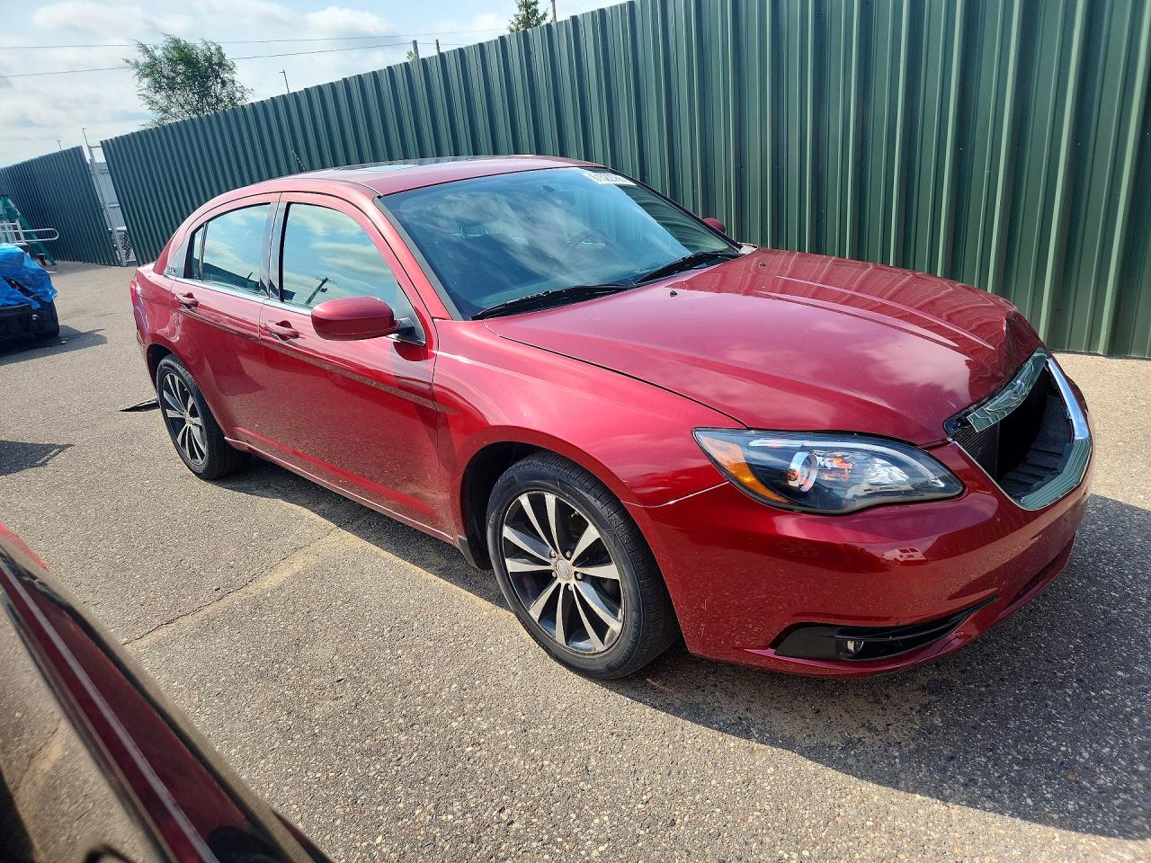 2014 Chrysler 200 Touring Красный vin: 1C3CCBBG6EN179847